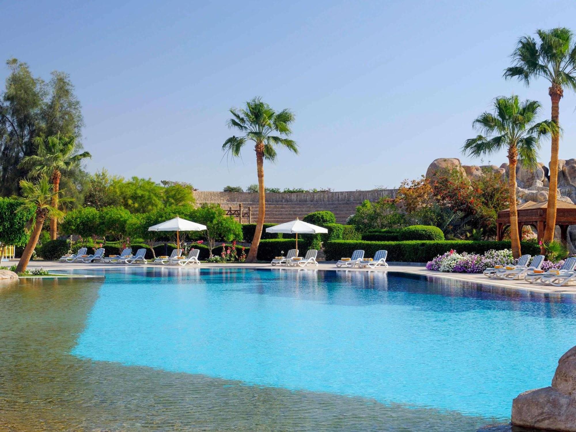 Standard Twin Room Pool View Mountain Side,1742652472:JPEG