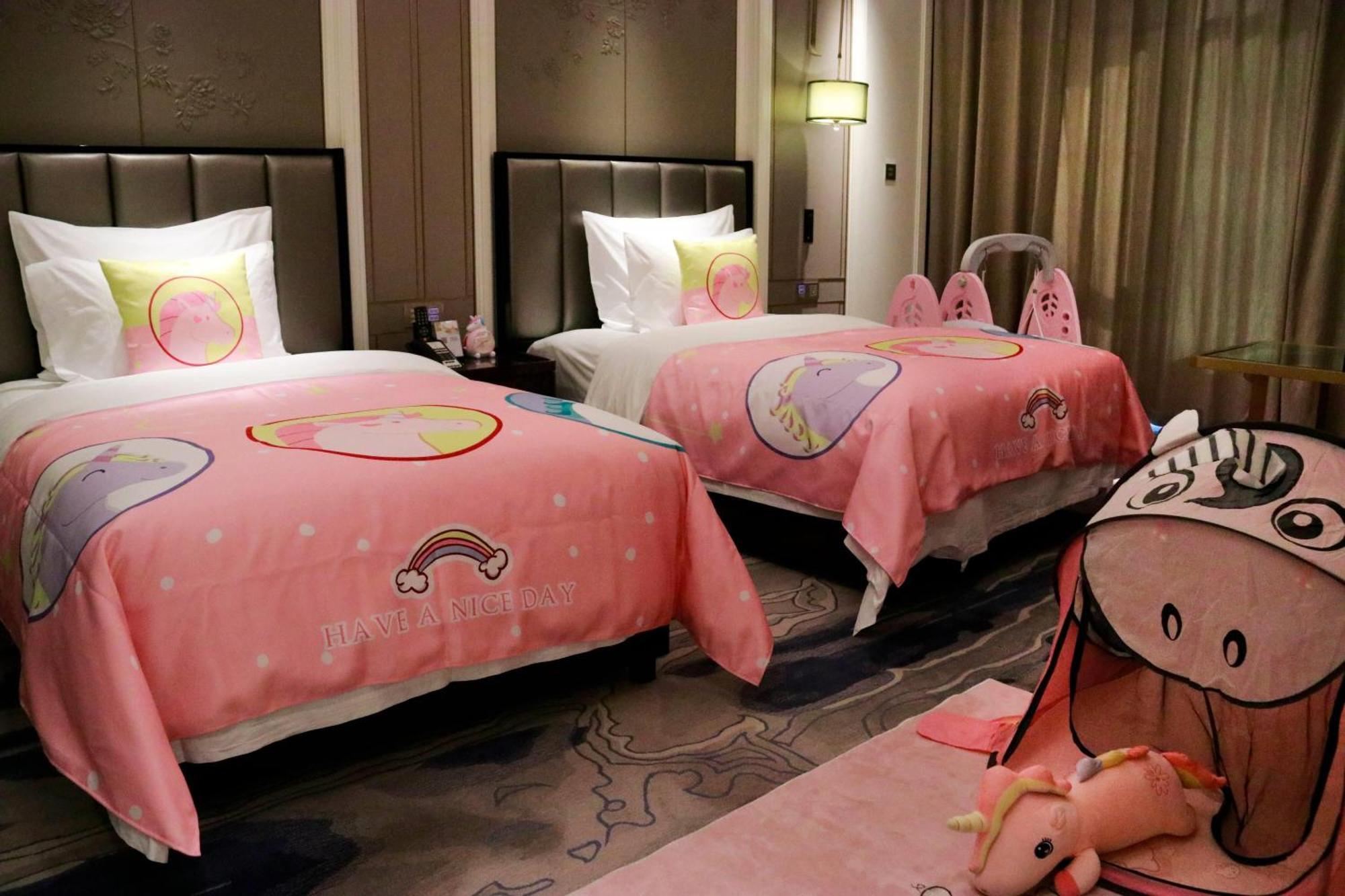 Family Room with Two Single Beds - Kids Theme