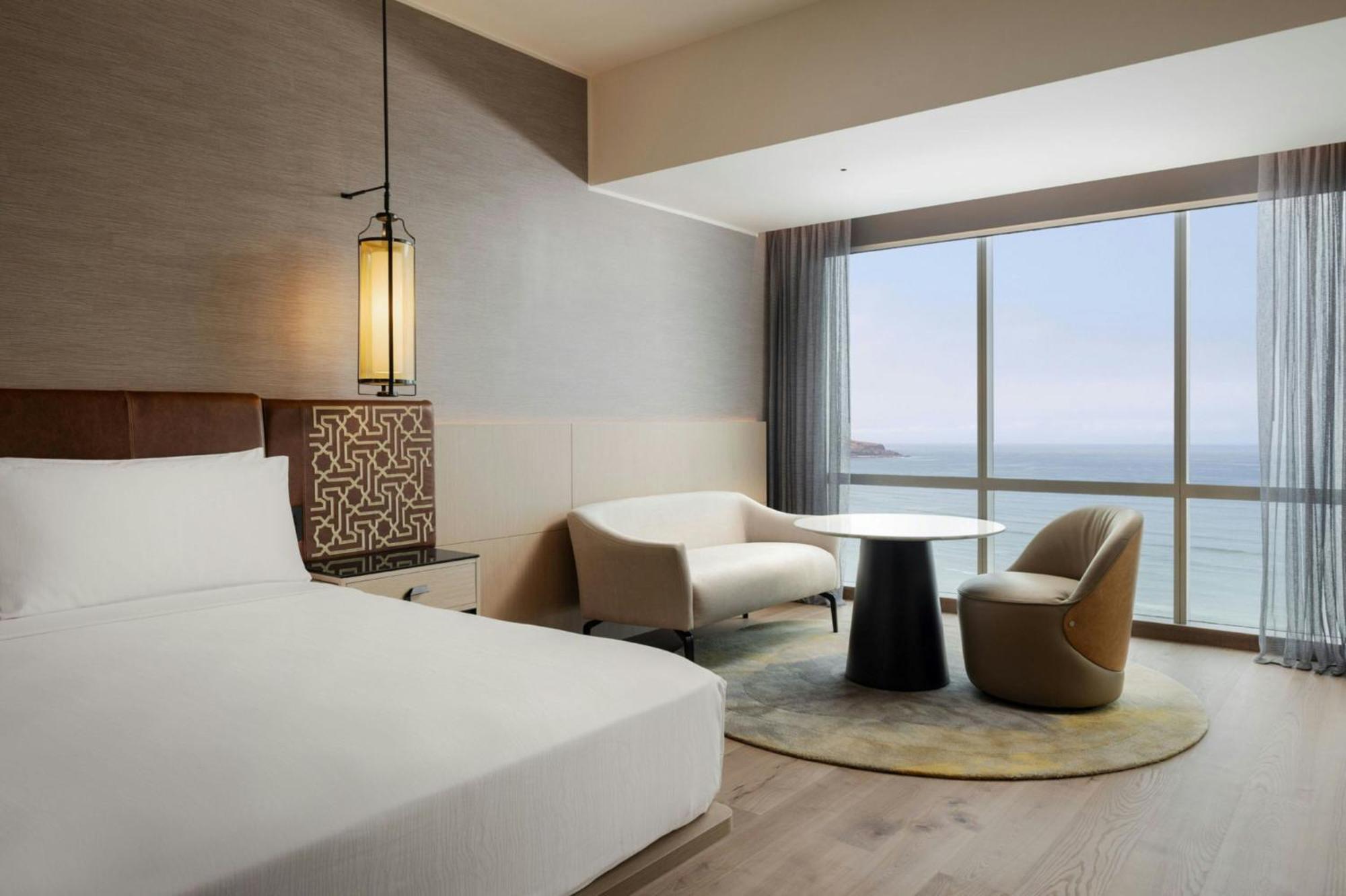 Contemporary Classic King Room Oceanfront