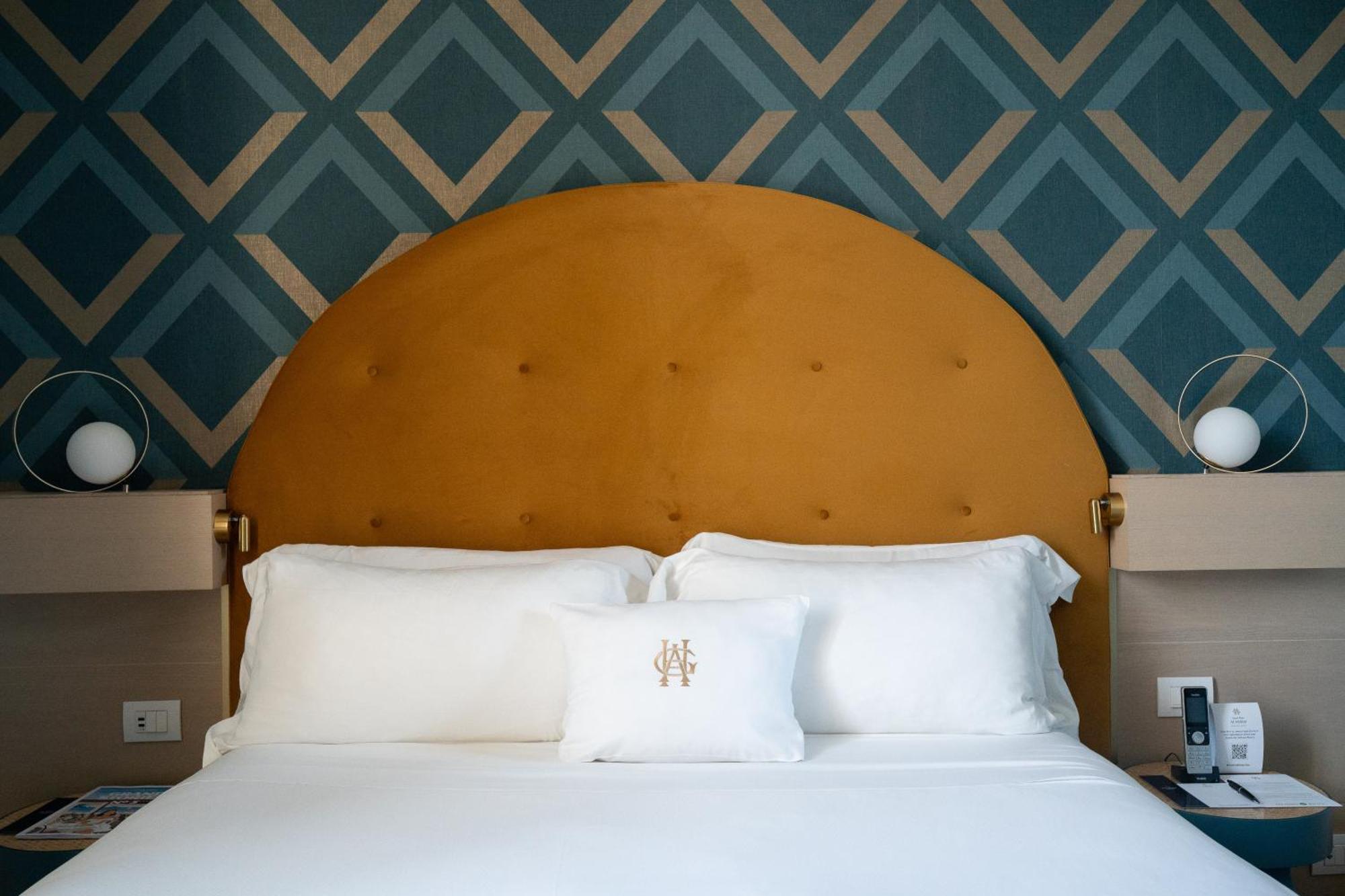 Superior Double or Twin Room with Mountain View,1742702381:JPEG