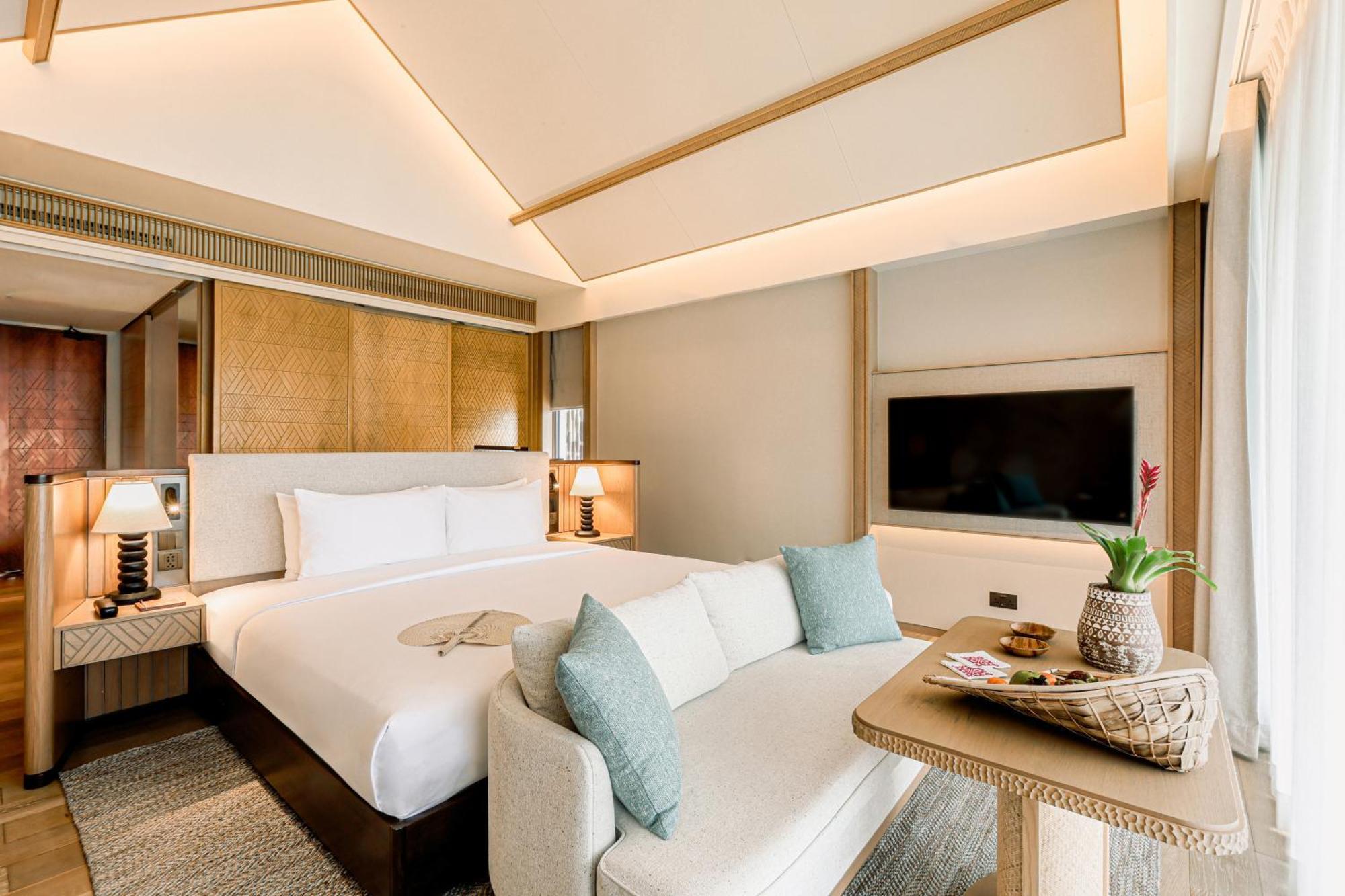 1 King Bed Water Villa