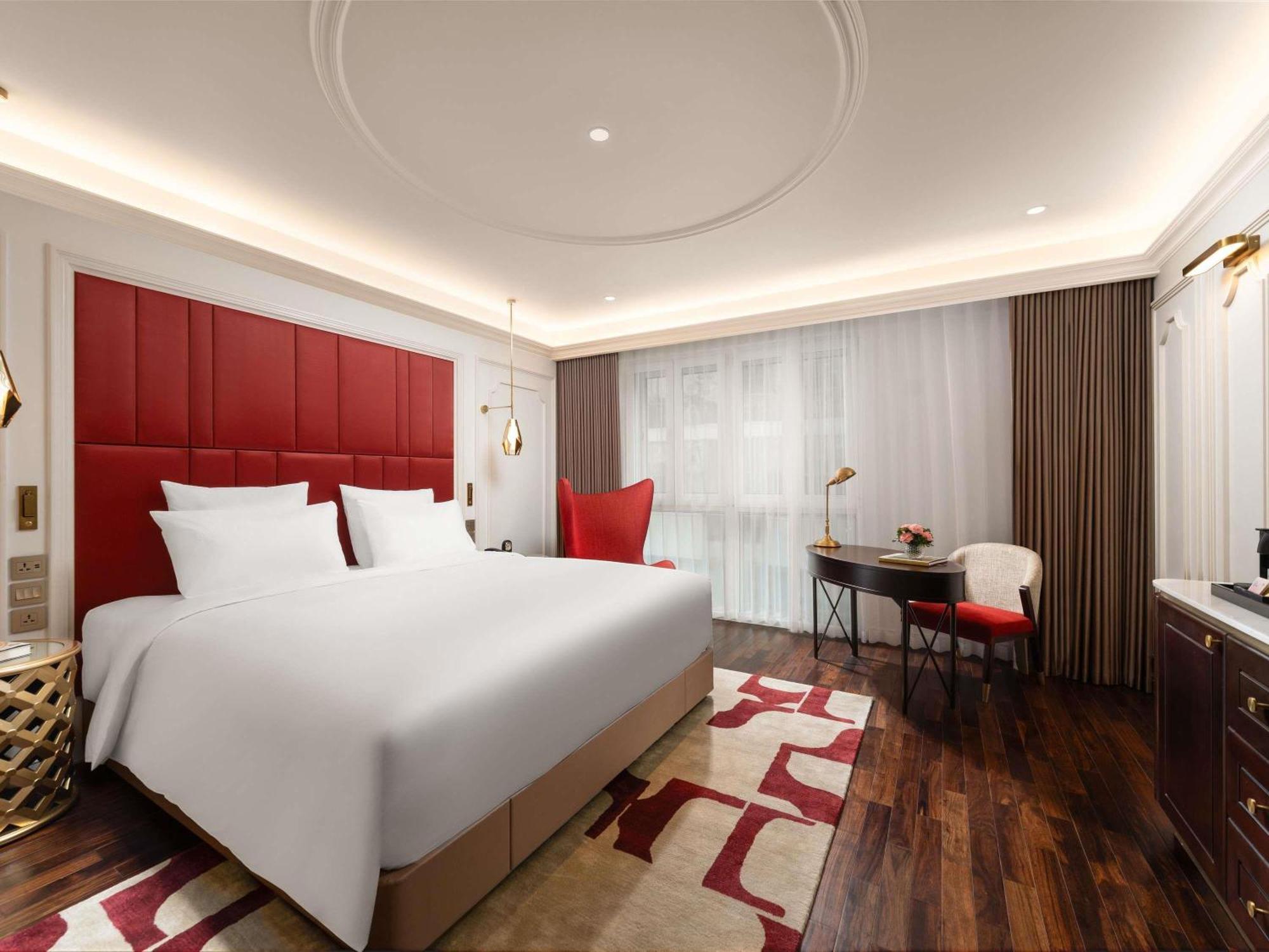Deluxe King Room