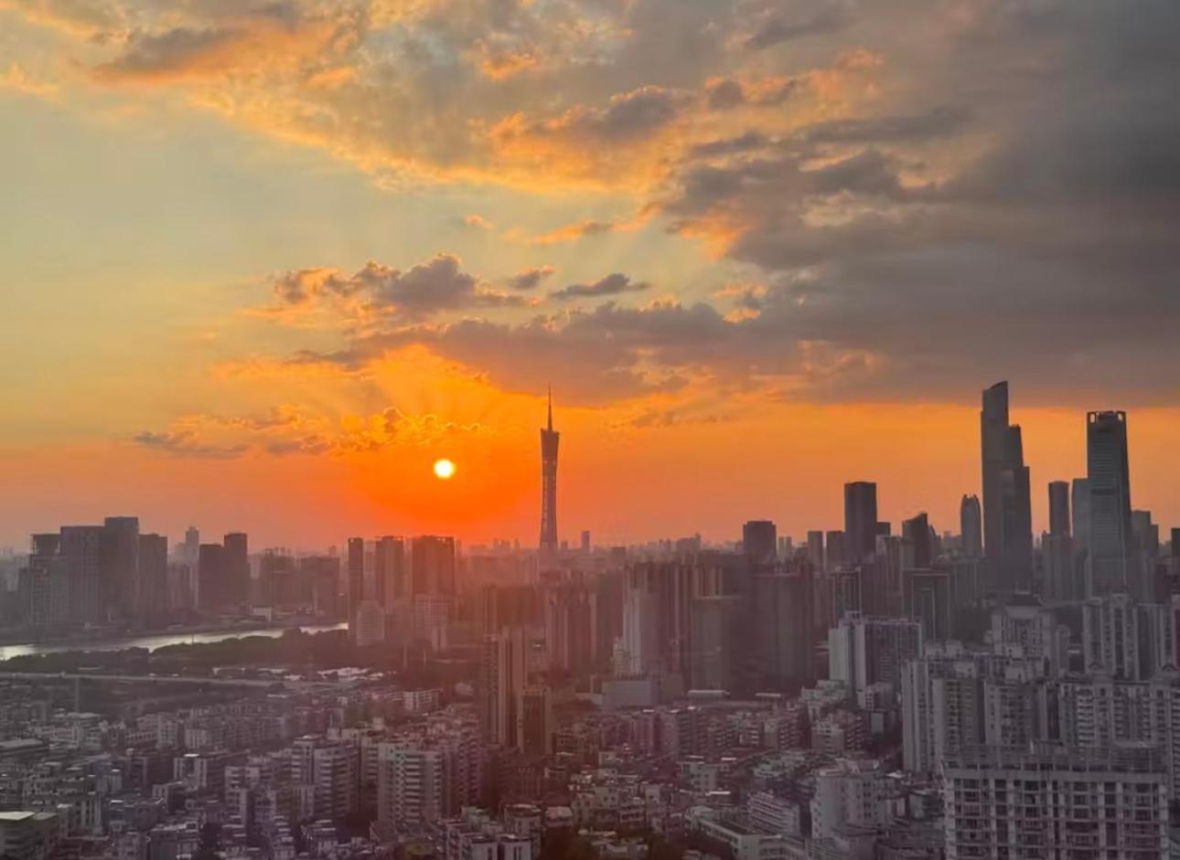 Canton Tower River View King Bed Room
