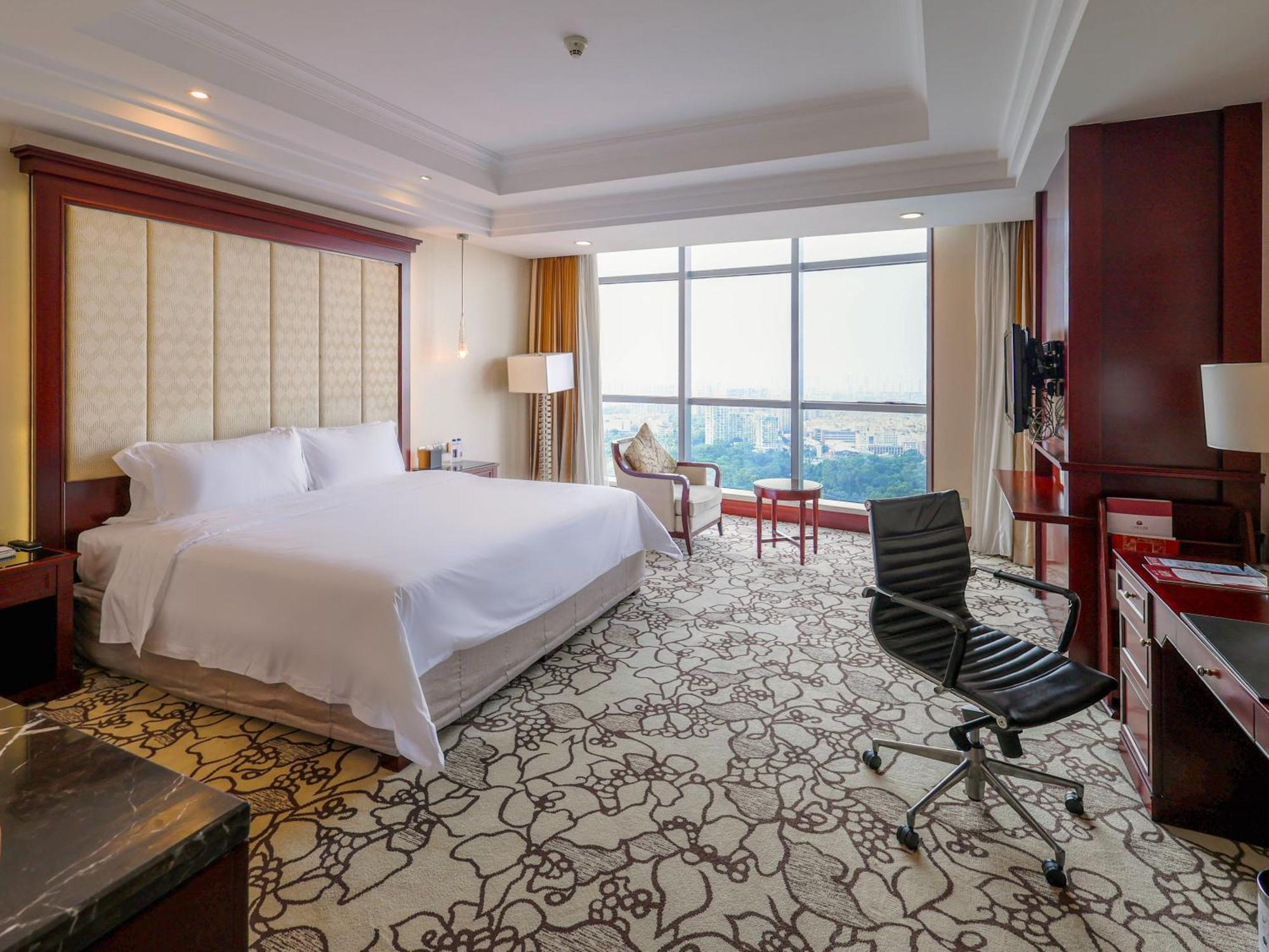 Garden View King Bed Room