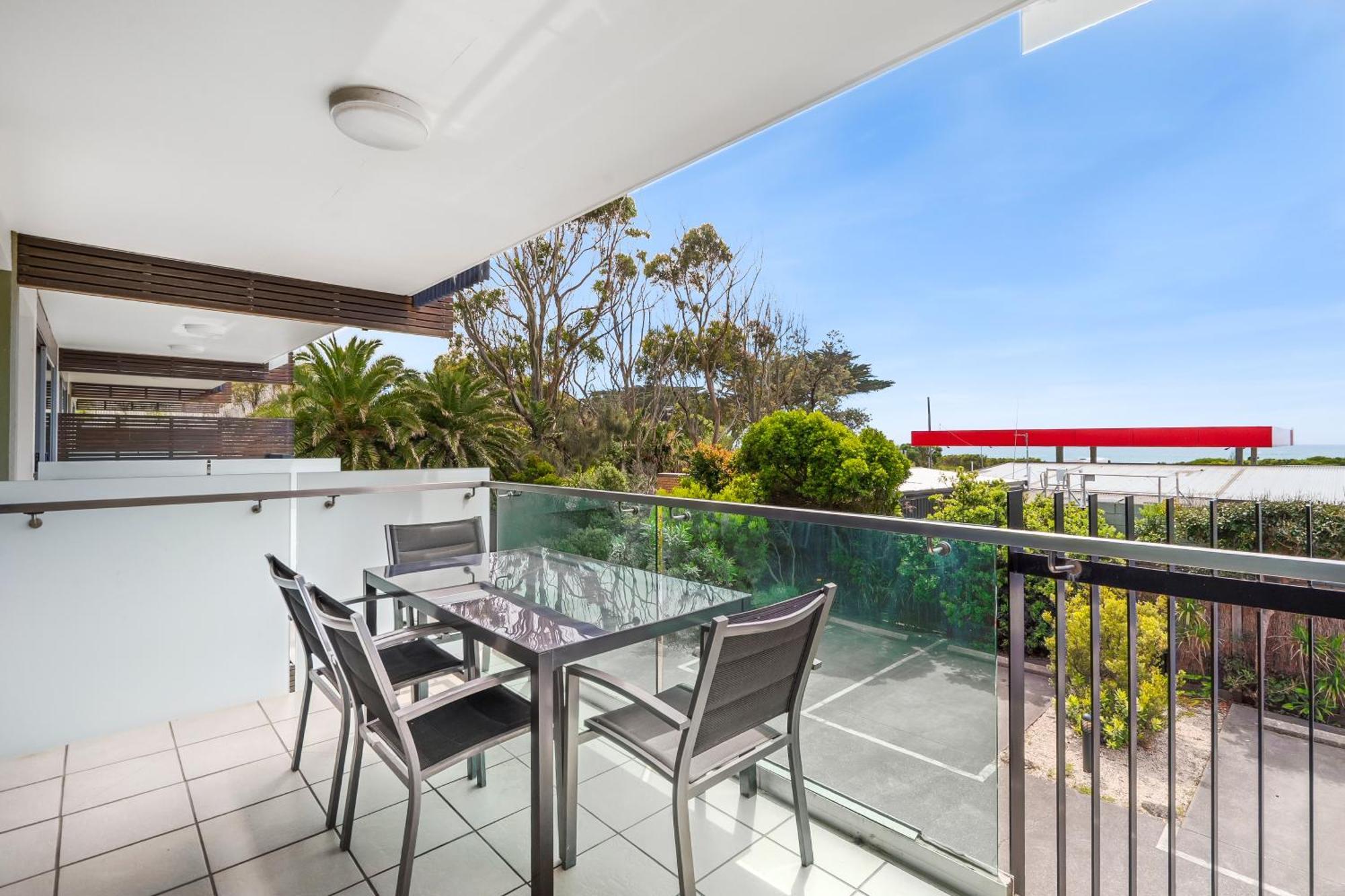 Two bedroom Apartment Partial Seaview