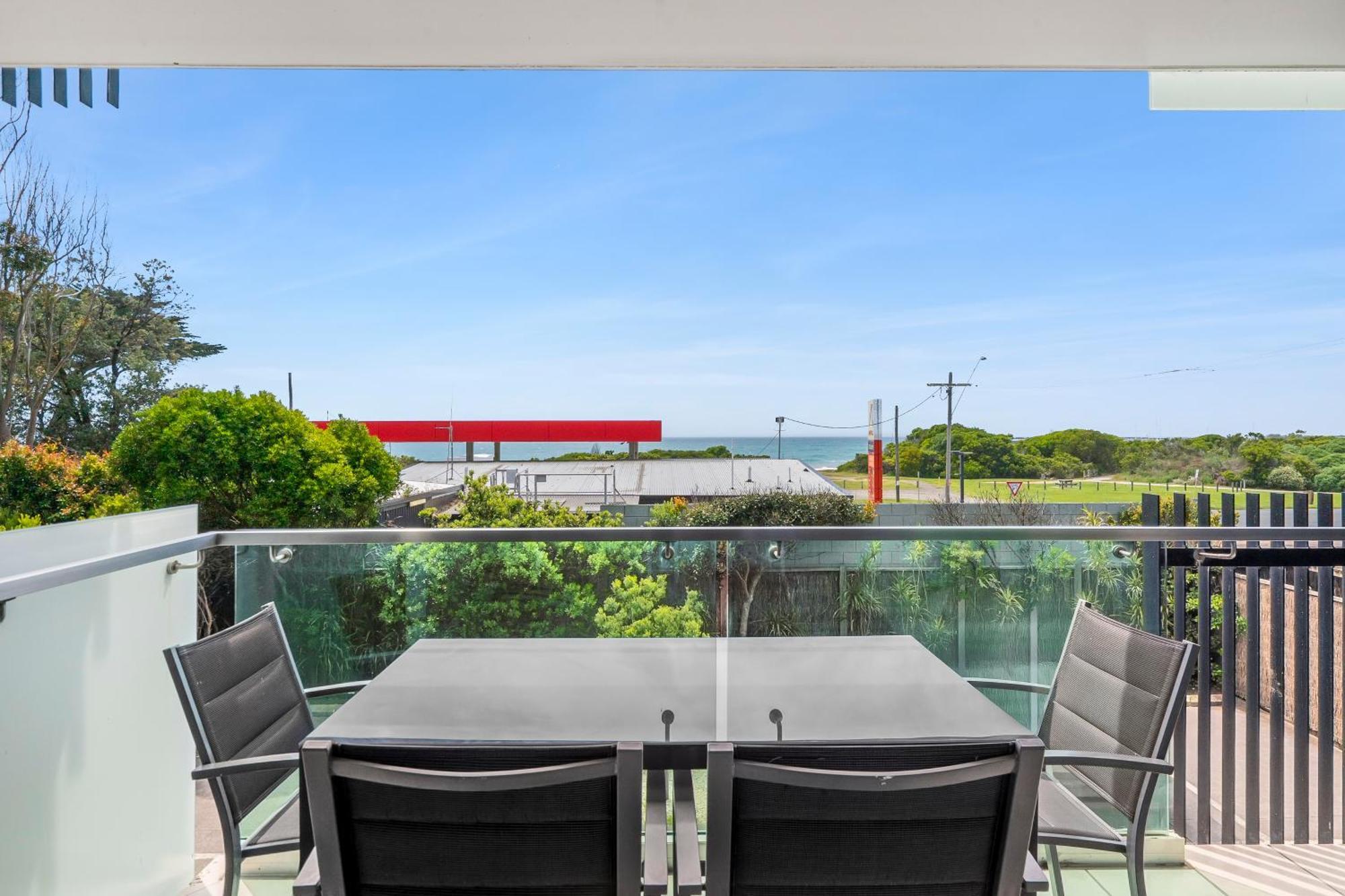 Two bedroom Apartment Partial Seaview