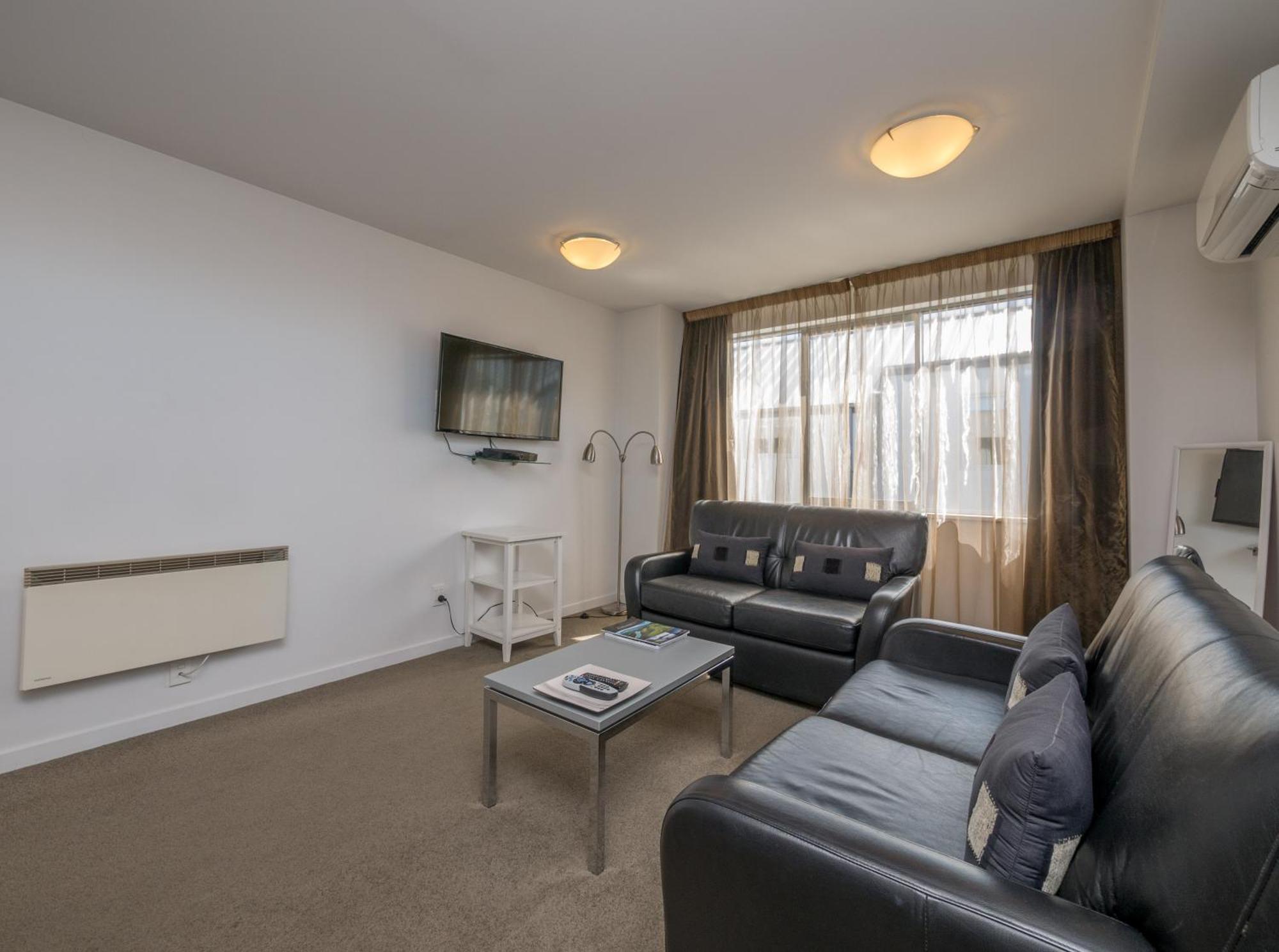 Deluxe One-Bedroom Apartment Spa Bath
