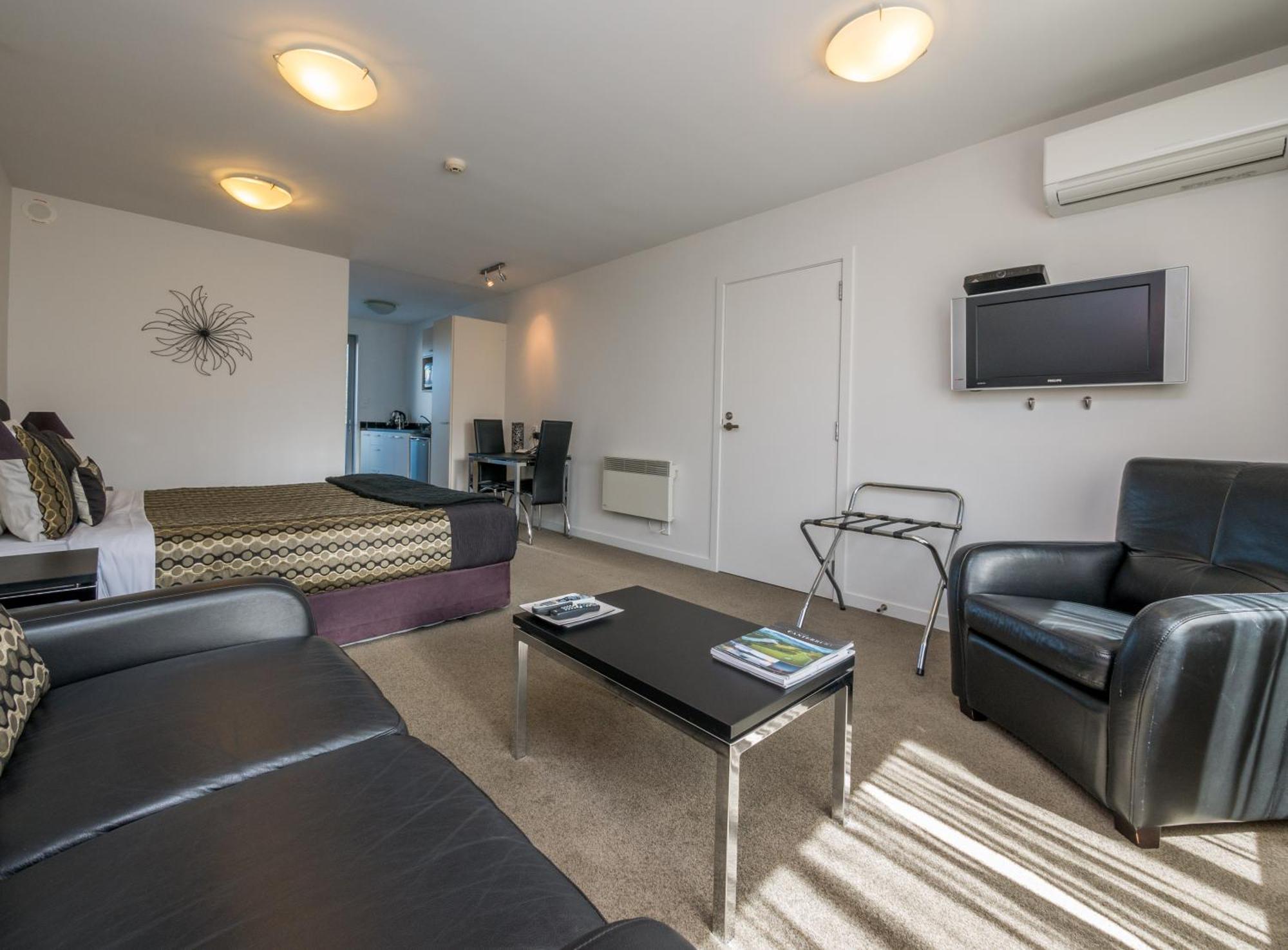 Superior One-Bedroom Suite Spa Bath