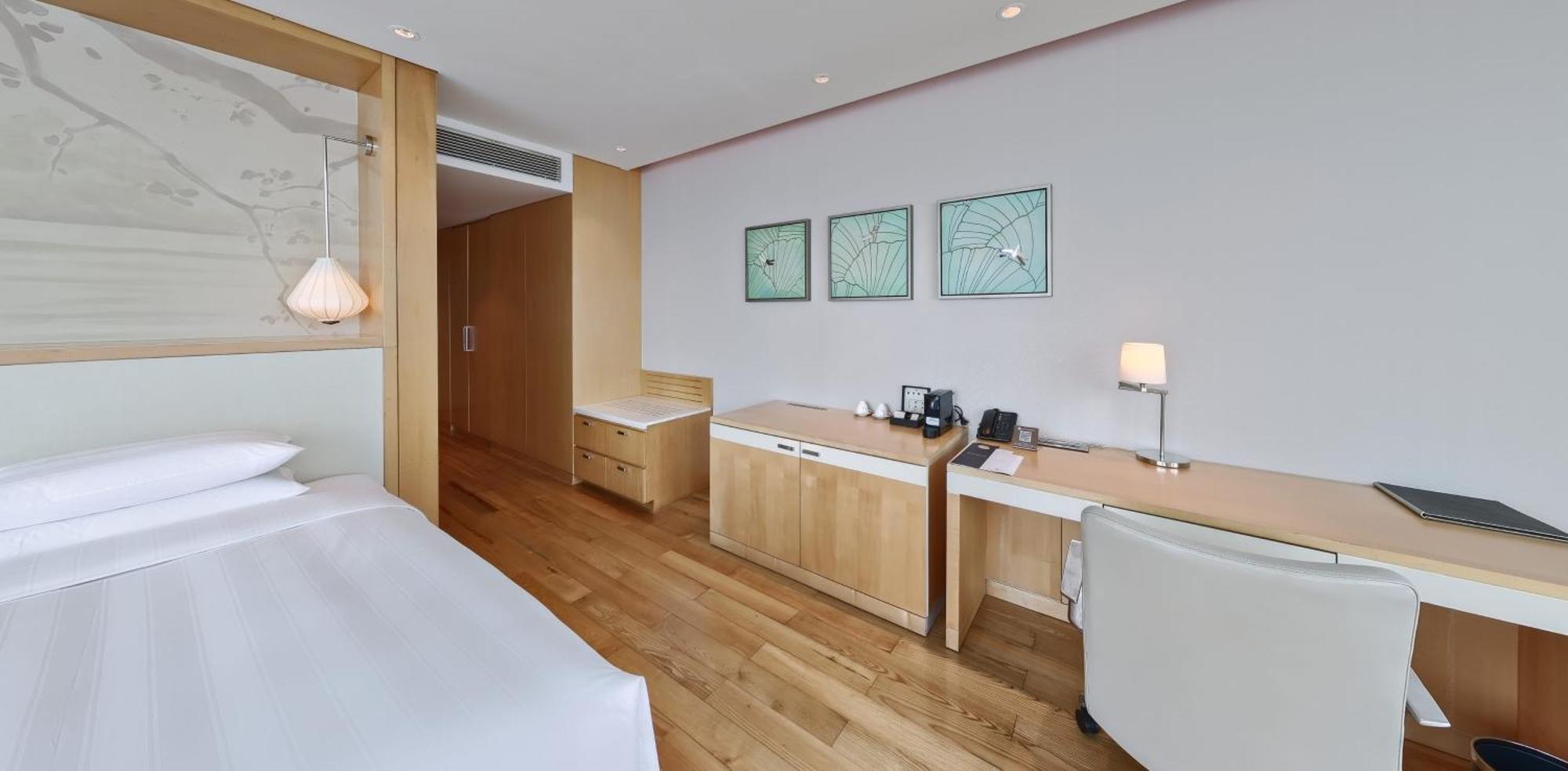 Junior King Suite