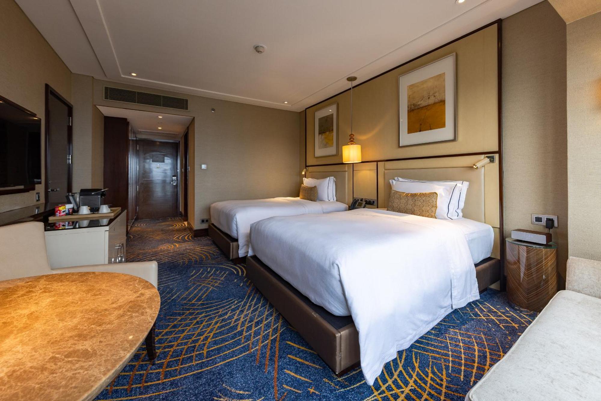 Resort Double Queen City View
