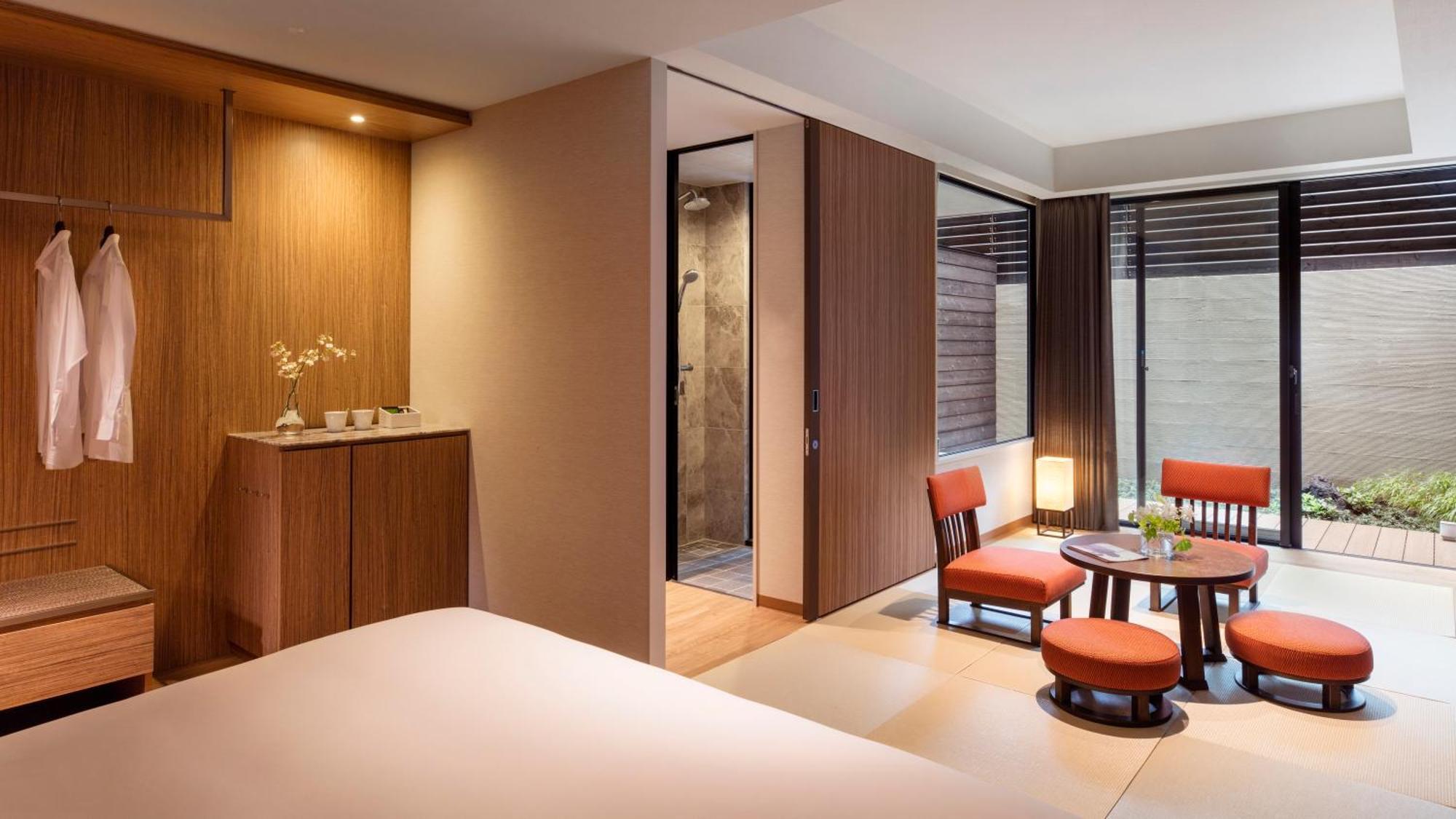 King Room View Bath Guest room North Wing