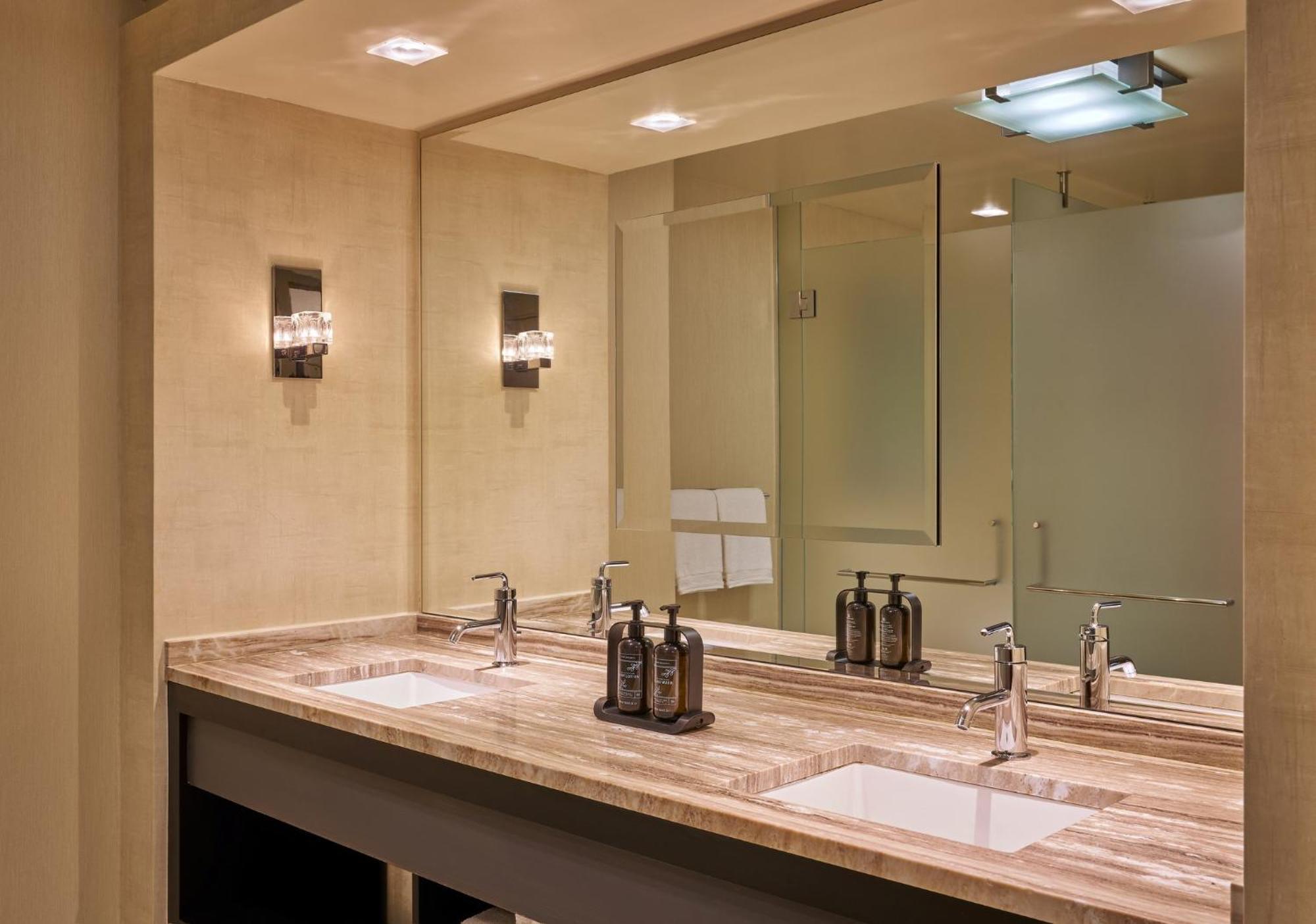 Luxury King Room