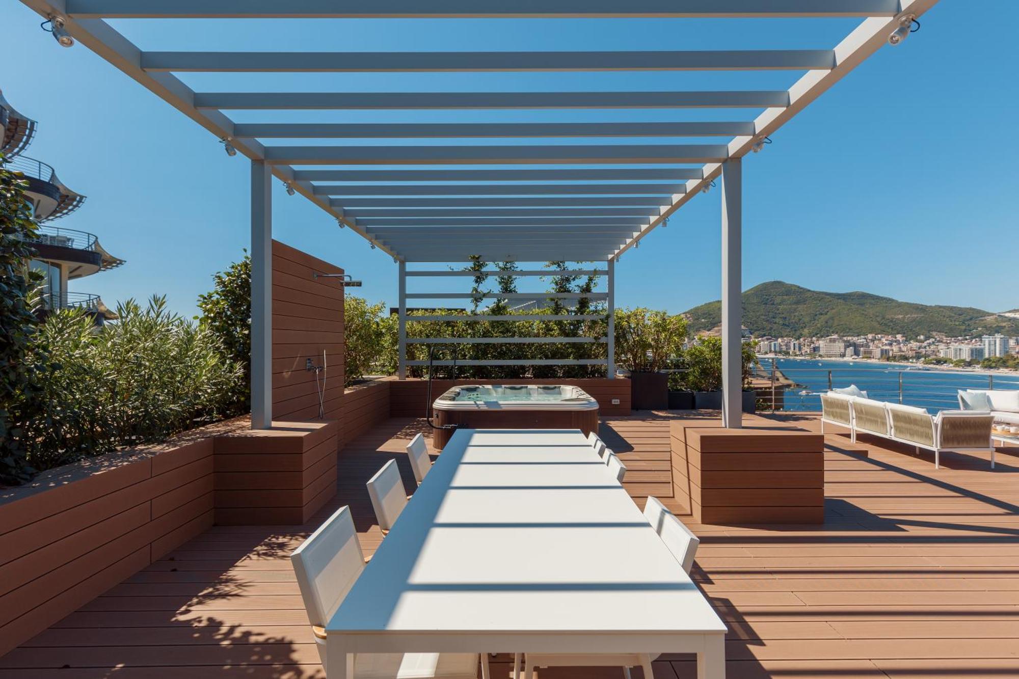 Penthouse-Apartment mit 4 Schlafzimmern, Dachterrasse und Meerblick