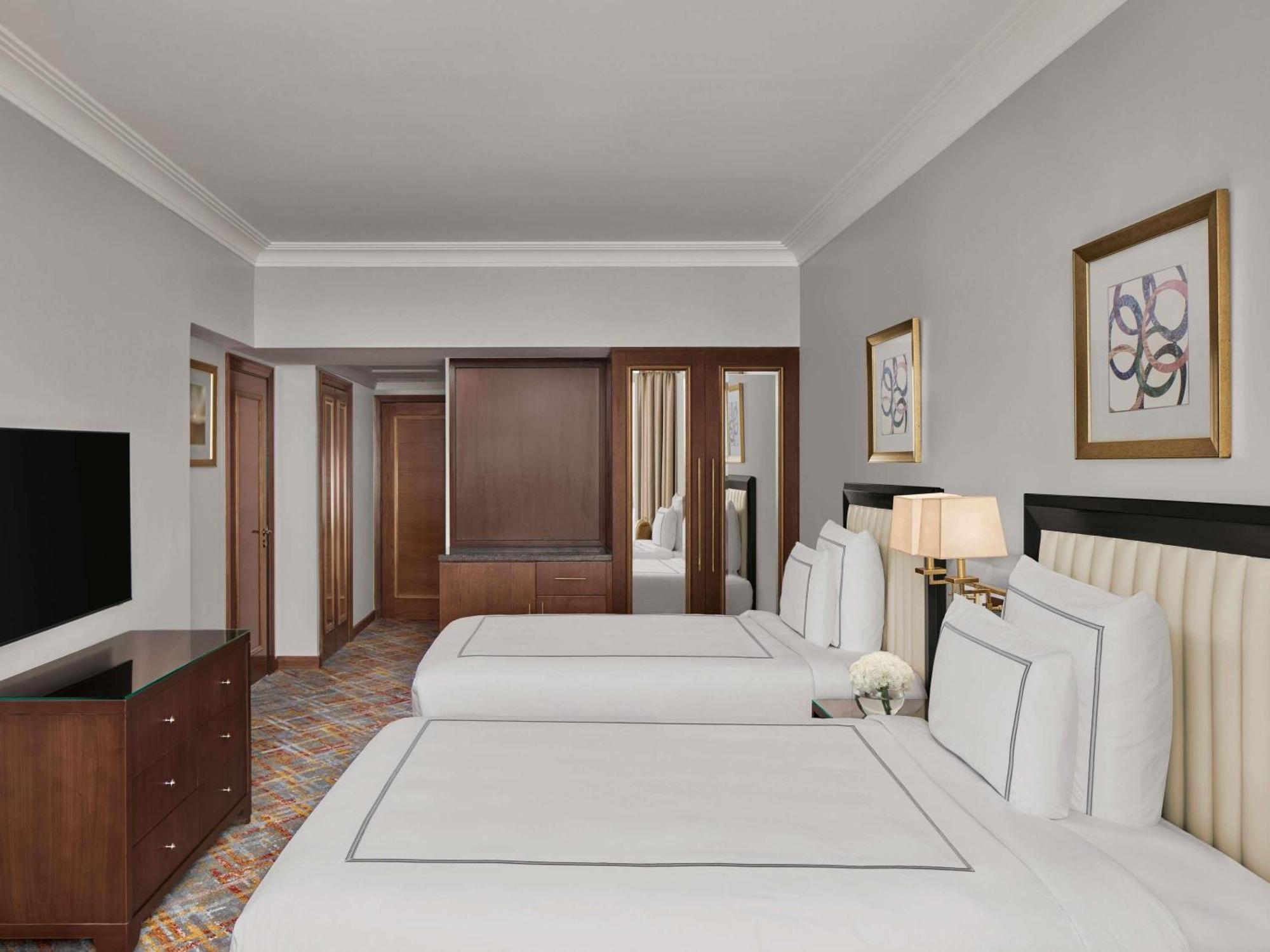 Classic Twin Room City View