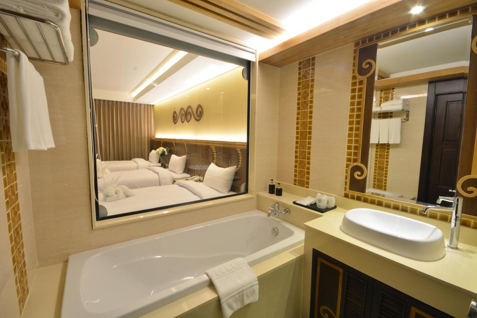 Deluxe Triple Room