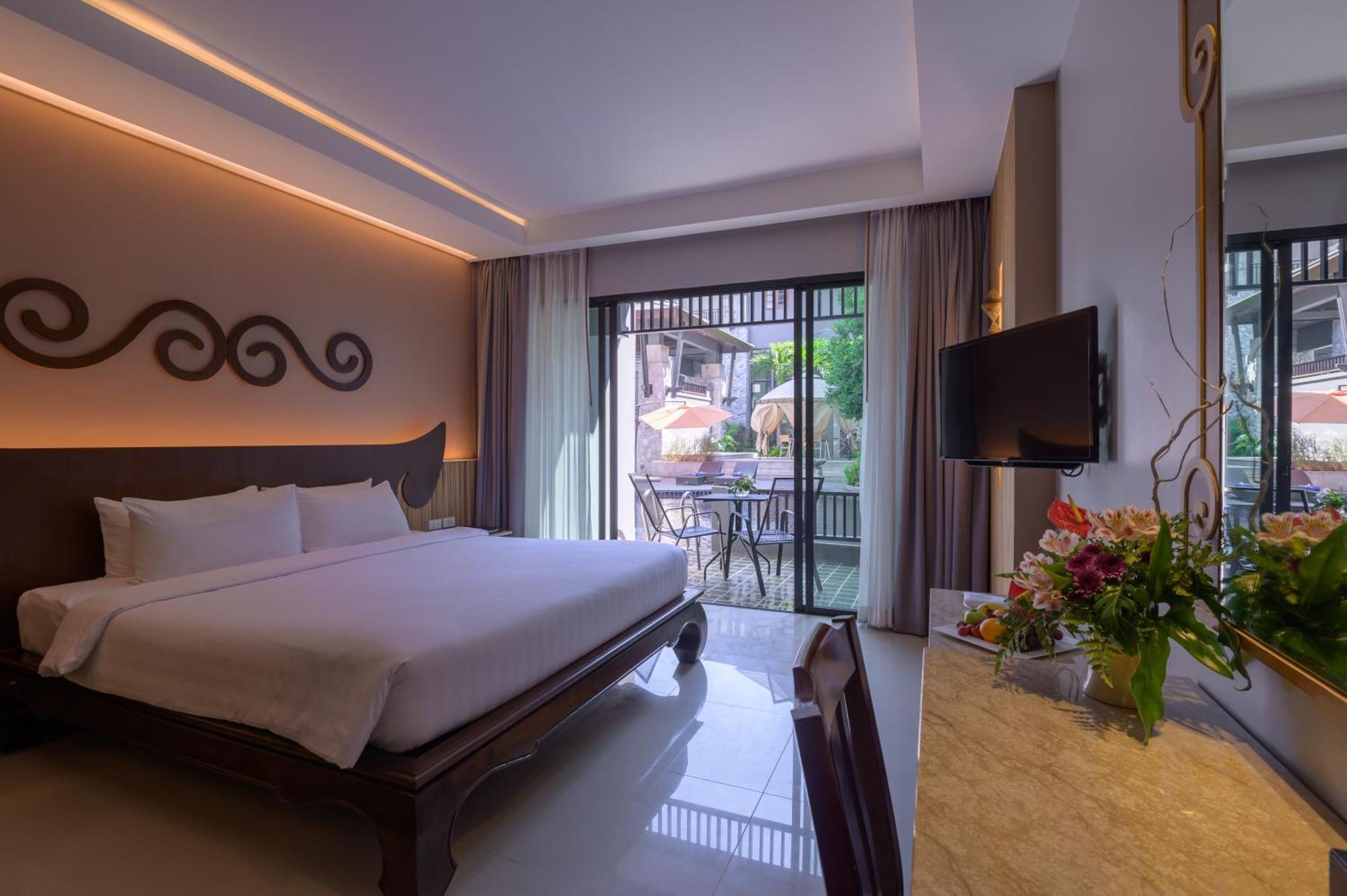 Deluxe Double or Twin Room Pool Access