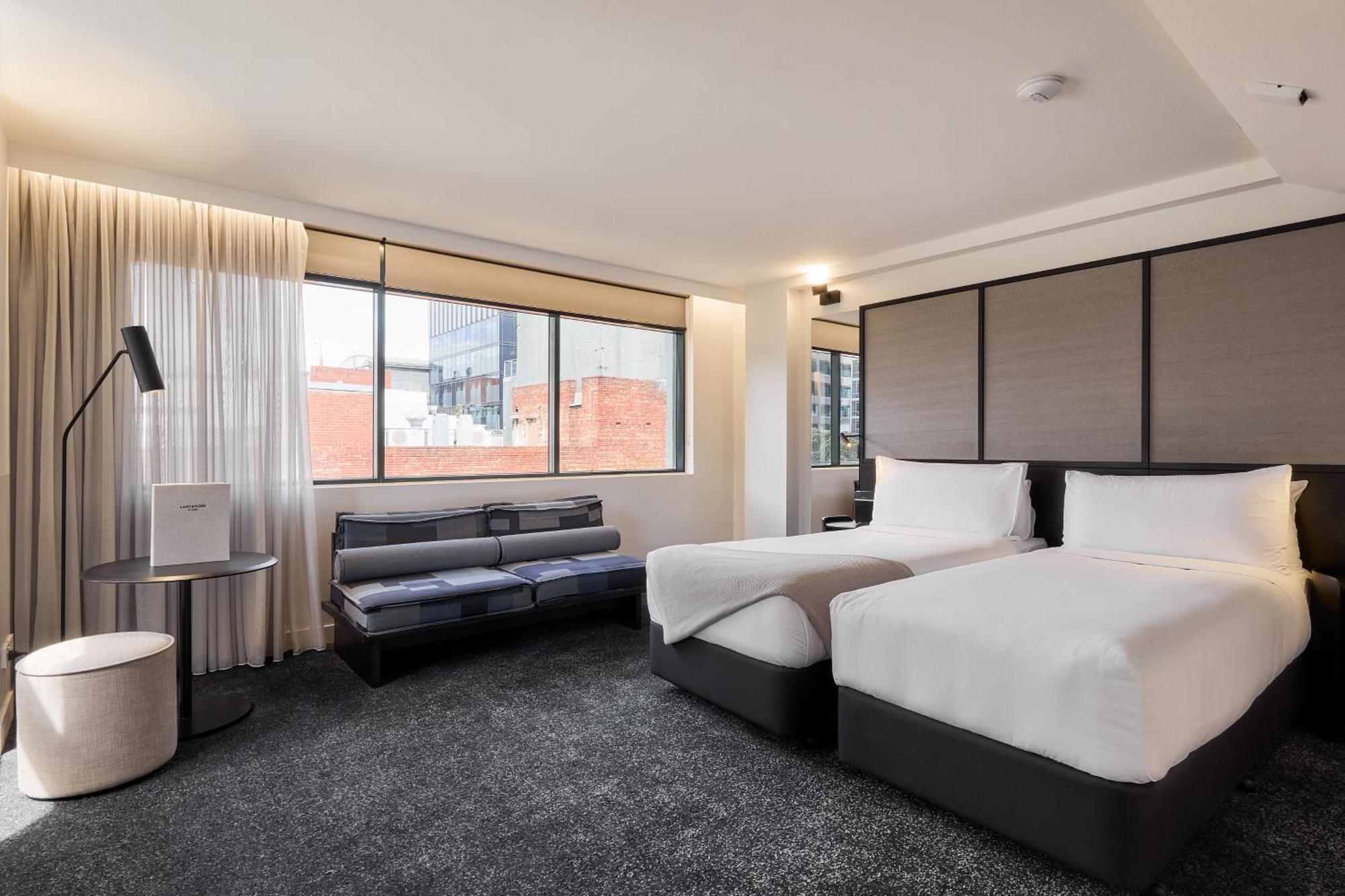 Lancemore Twin Room – complimentary drinks during hosted hour WiFi
