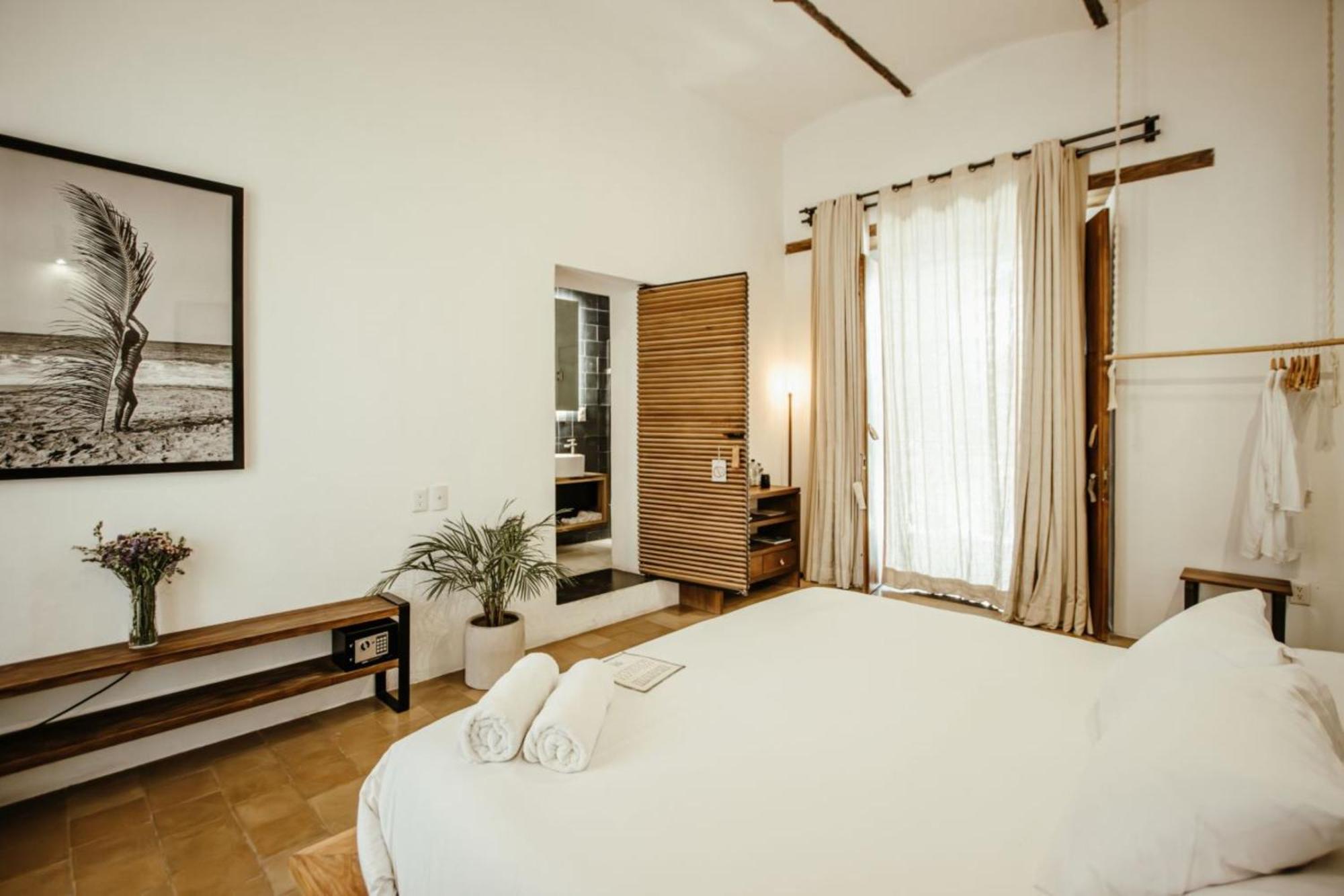Junior King Suite
