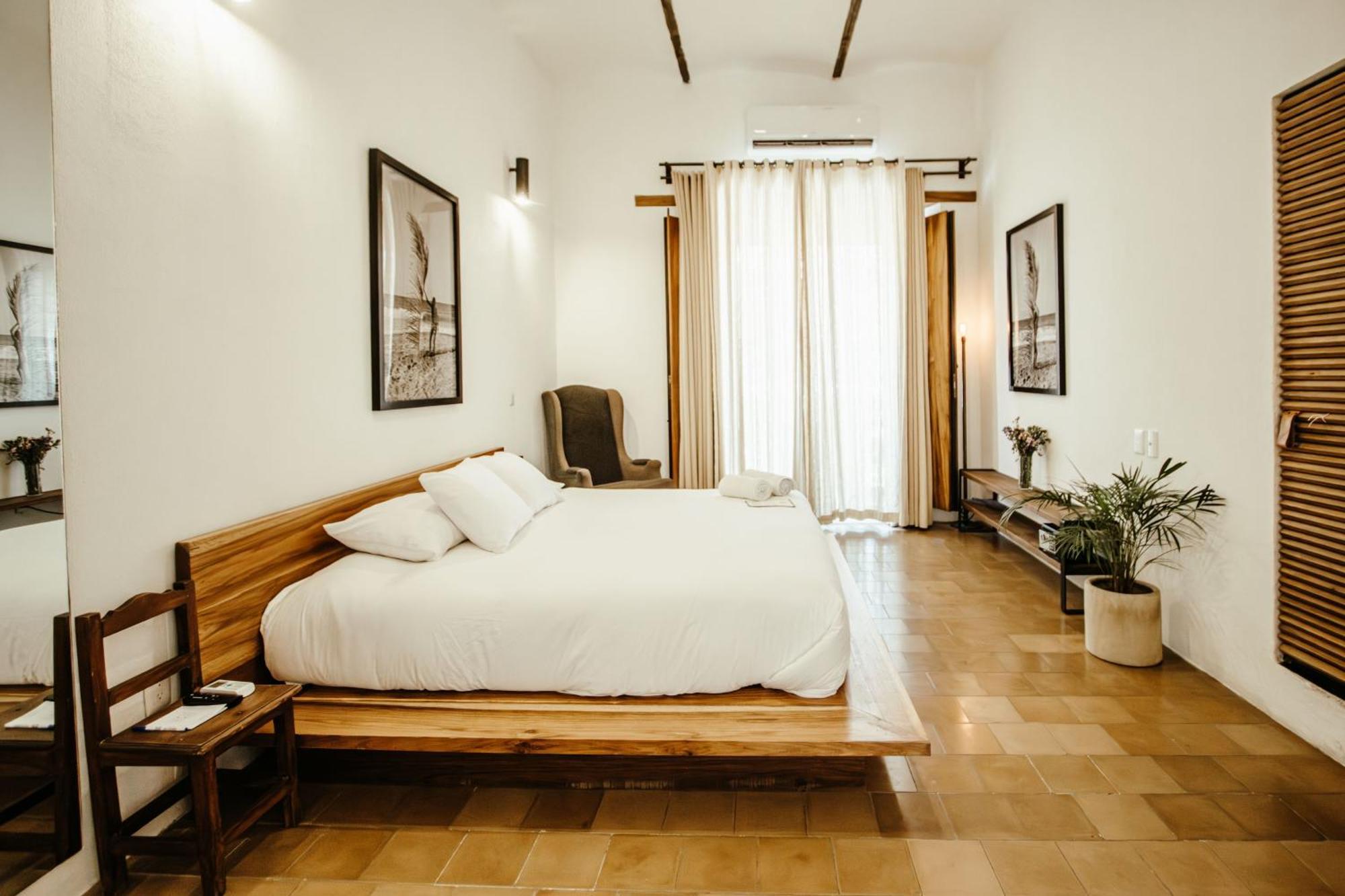 Junior King Suite