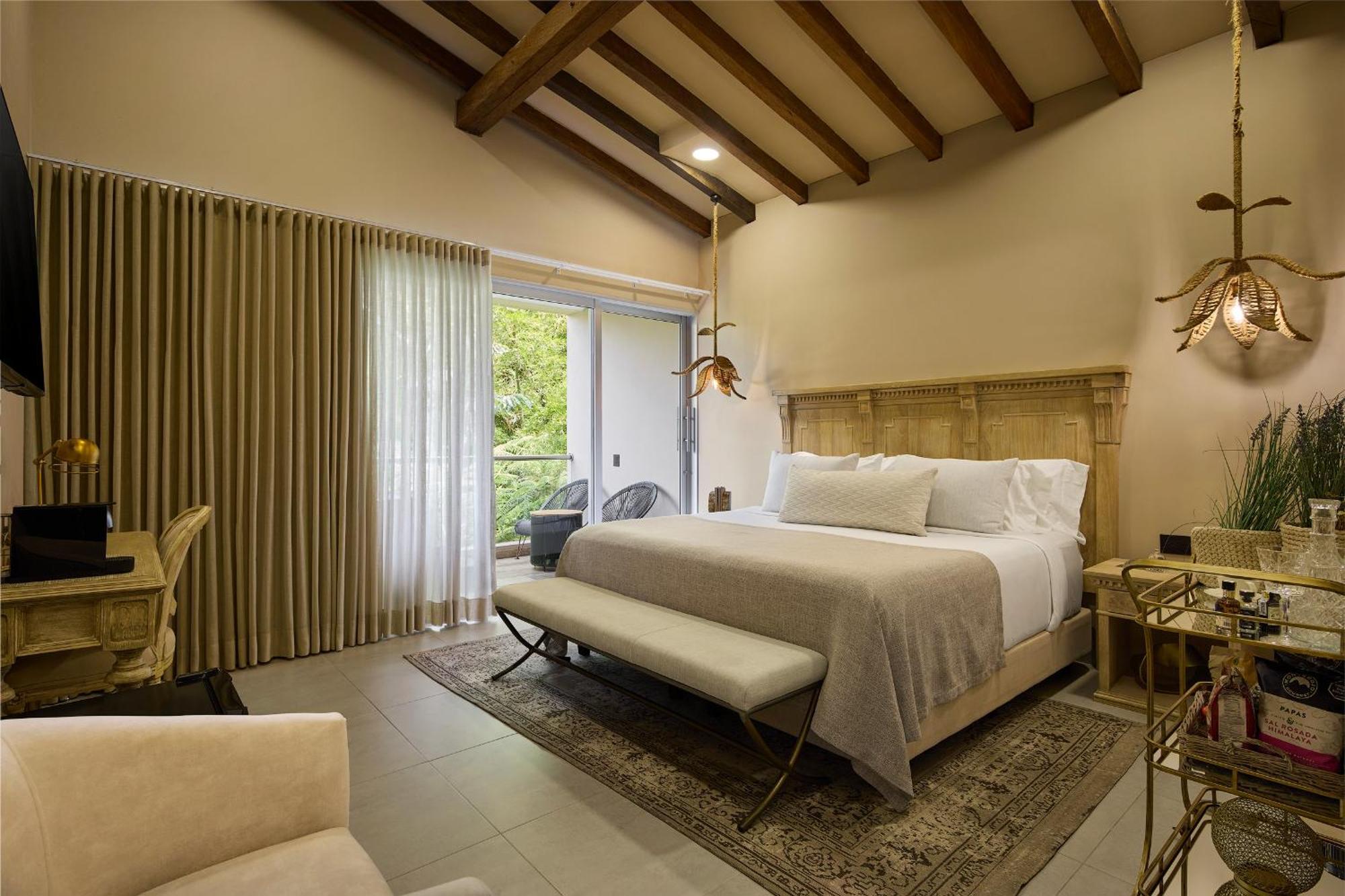 Deluxe King Room