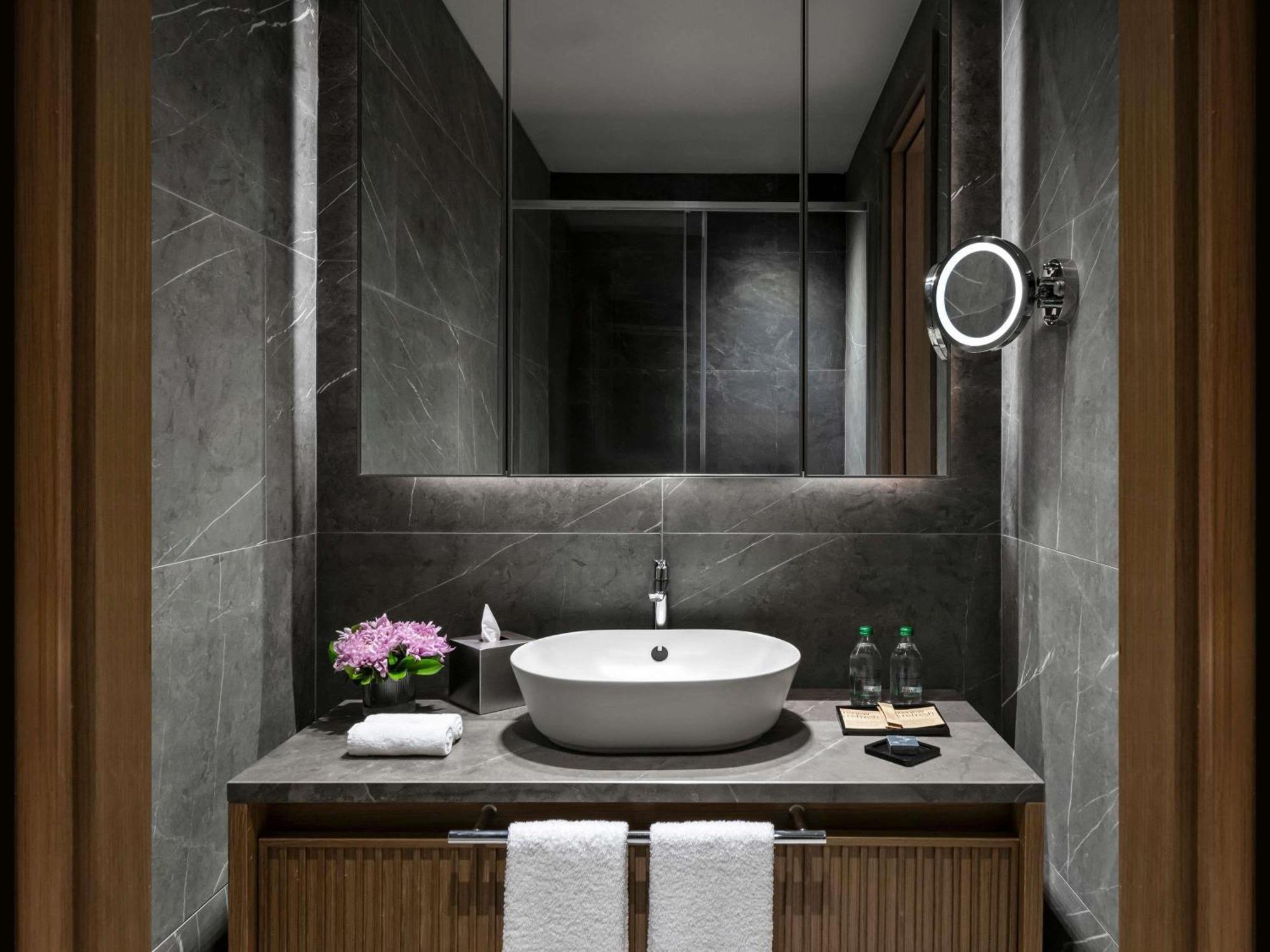 Superior One-Bedroom Apartment,1740075334:JPEG