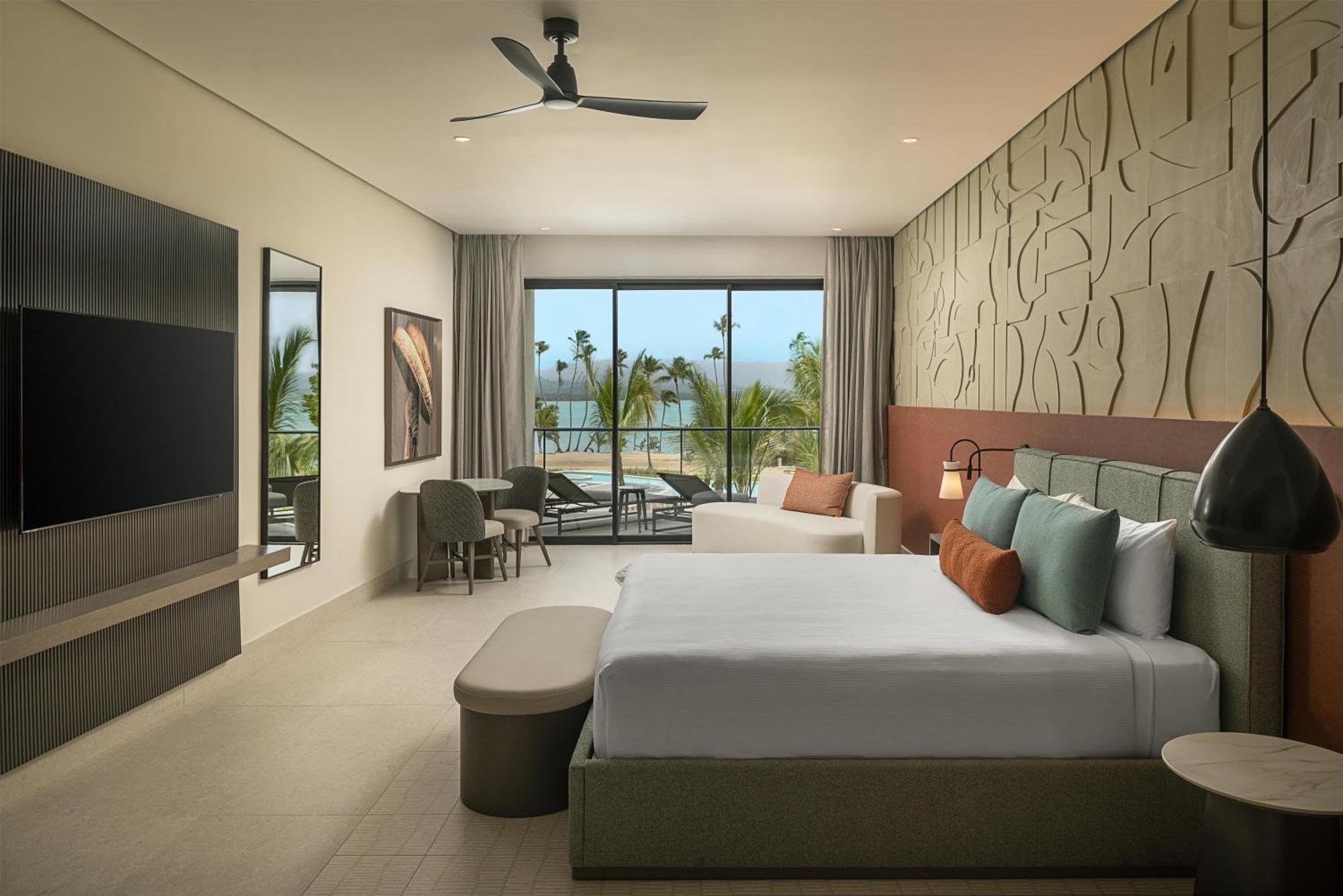 One-Bedroom Club Azure Master Suite with Ocean View