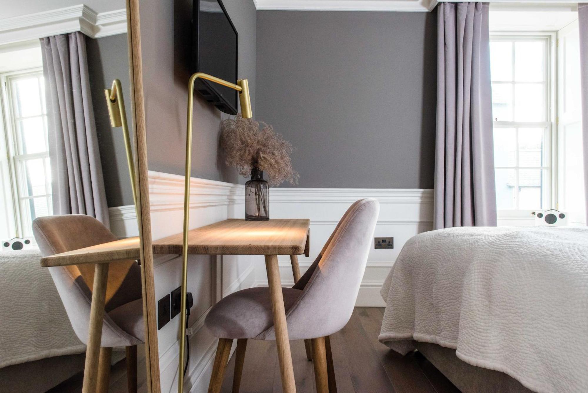 Deluxe Double Room,1744100801:JPEG