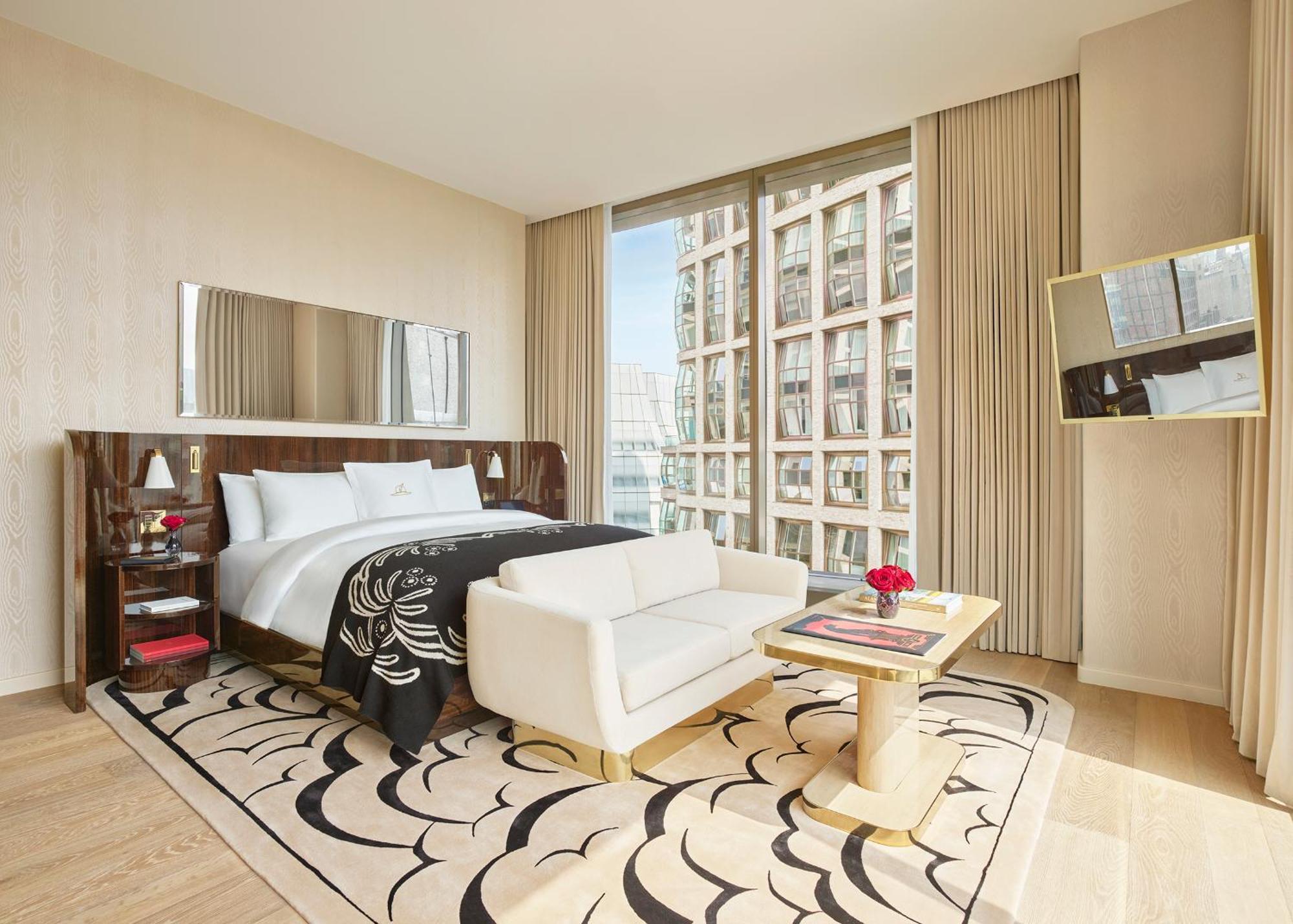Hudson River Corner King Room