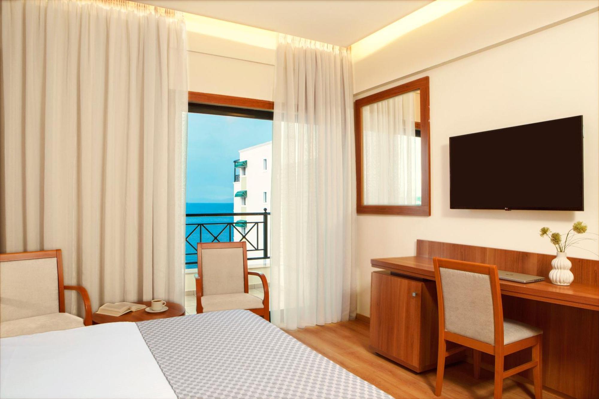 Premium Two-Bedroom Side Sea View