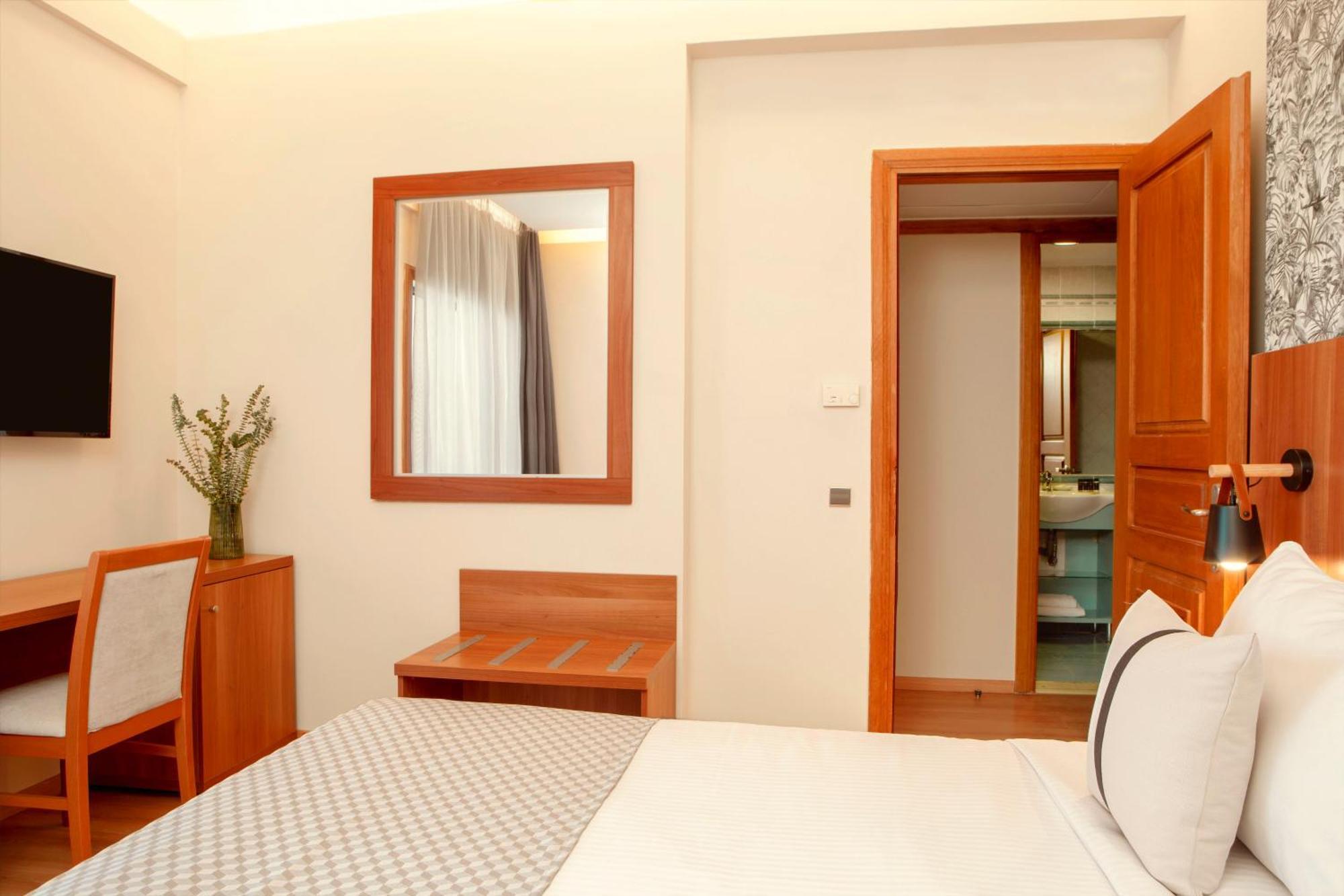 Superior Room Side Sea View