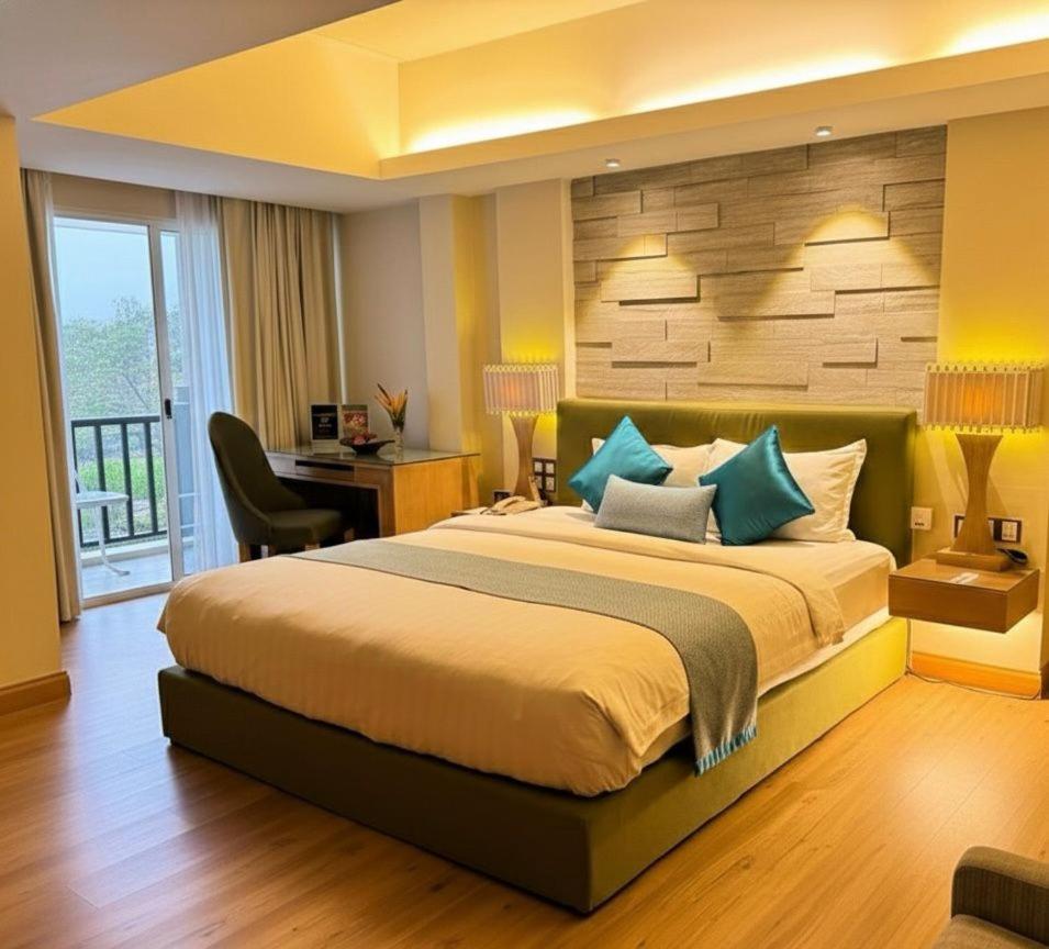 Superior King Room