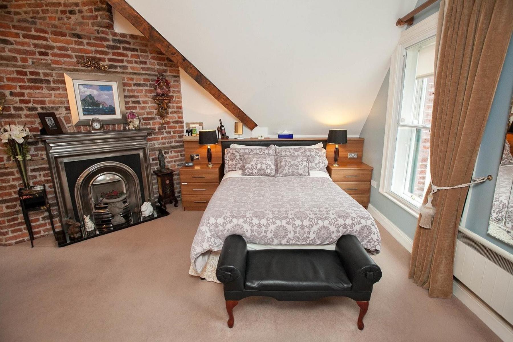 The Oscar Wilde Suite King