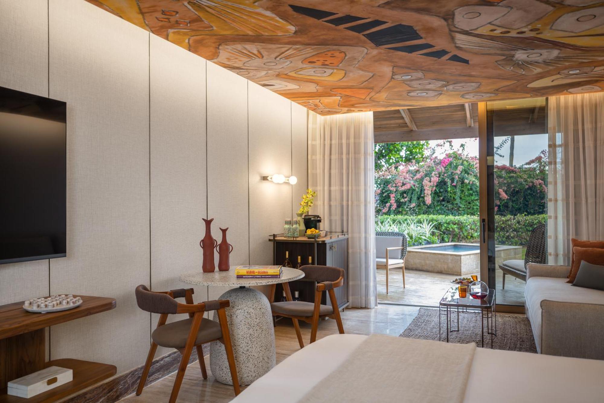 Garden Room Outdoor Bathtub