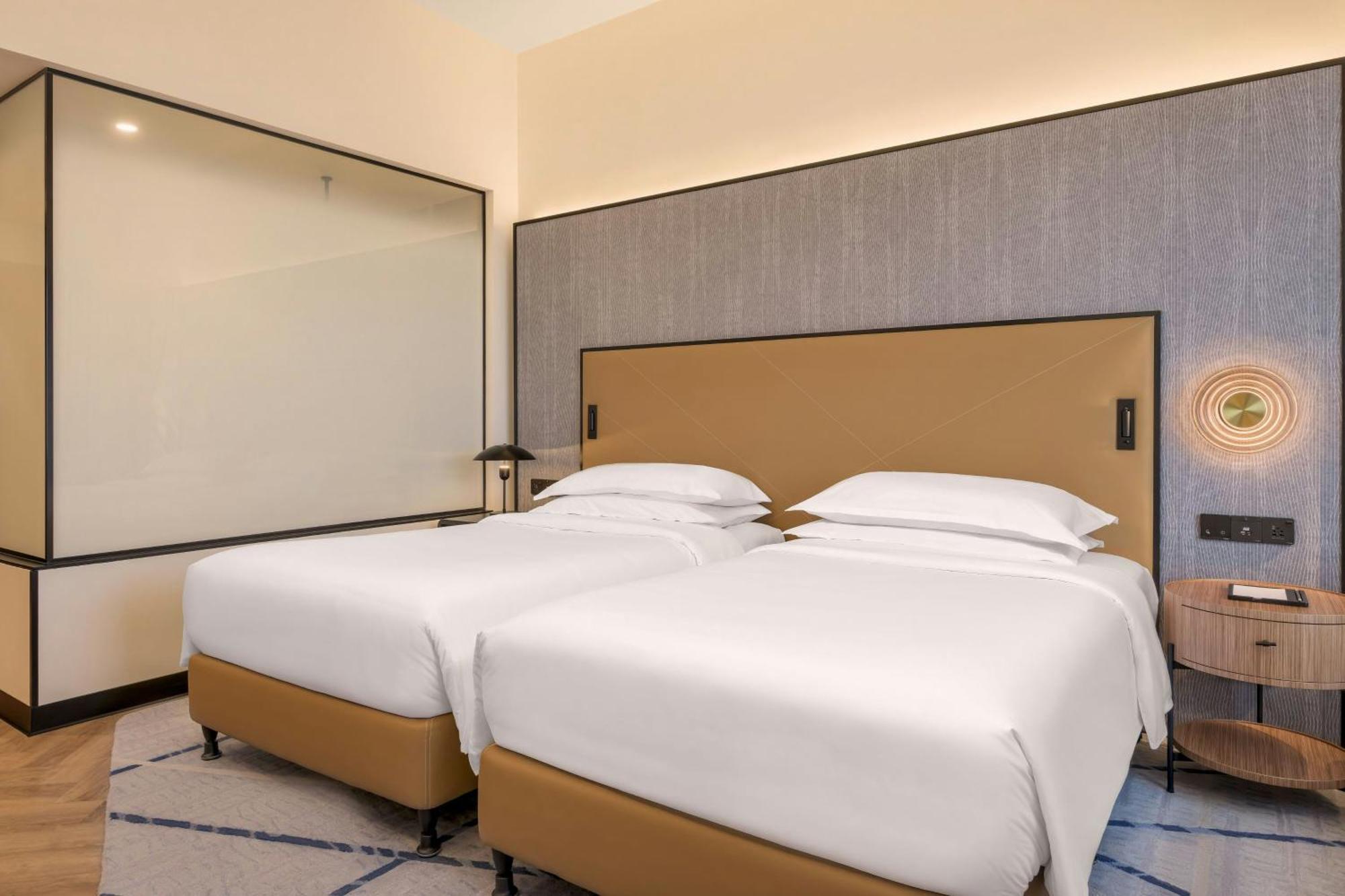 Grand Deluxe Twin Room Skyline View,1746897089:JPEG