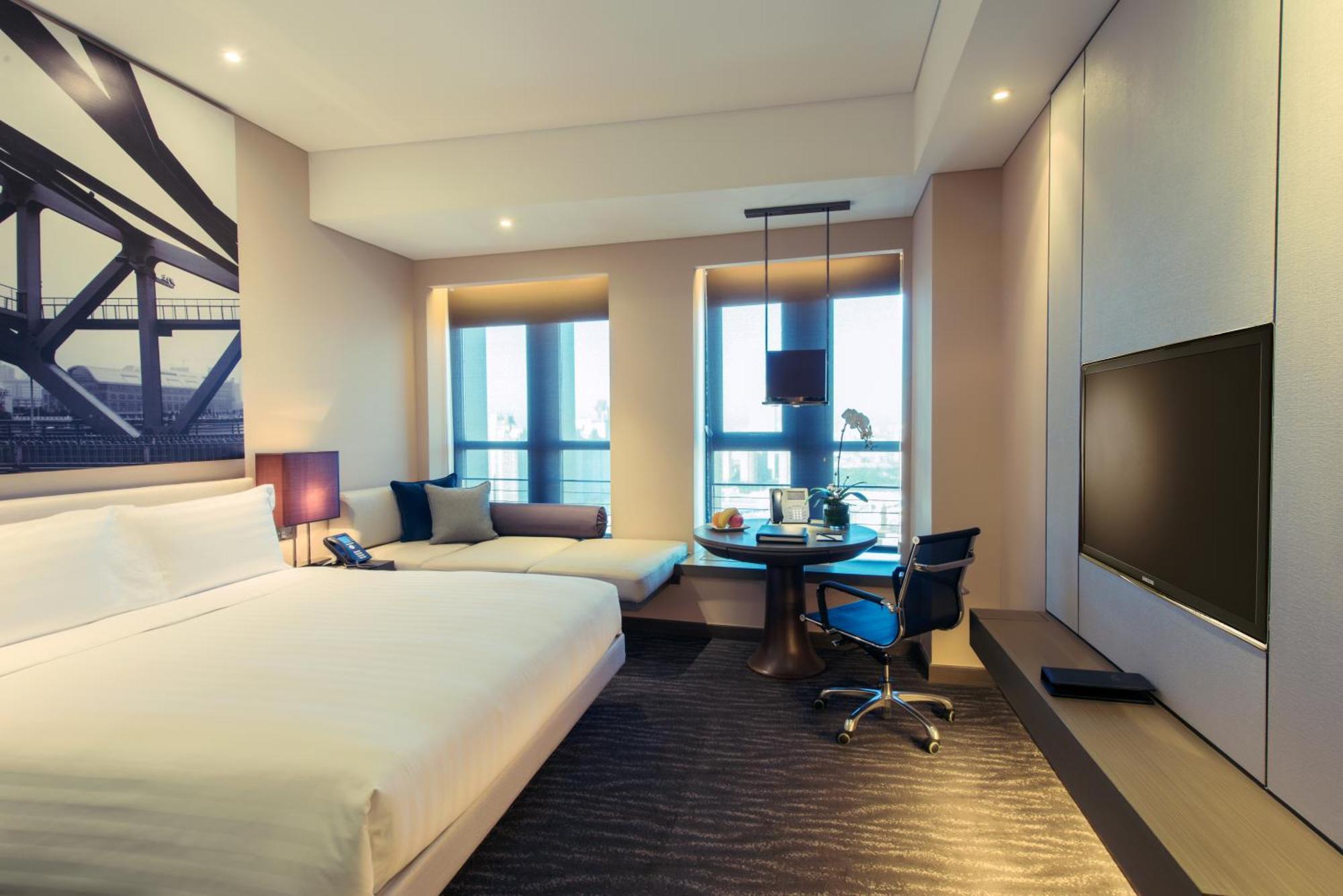 Club King Room City View