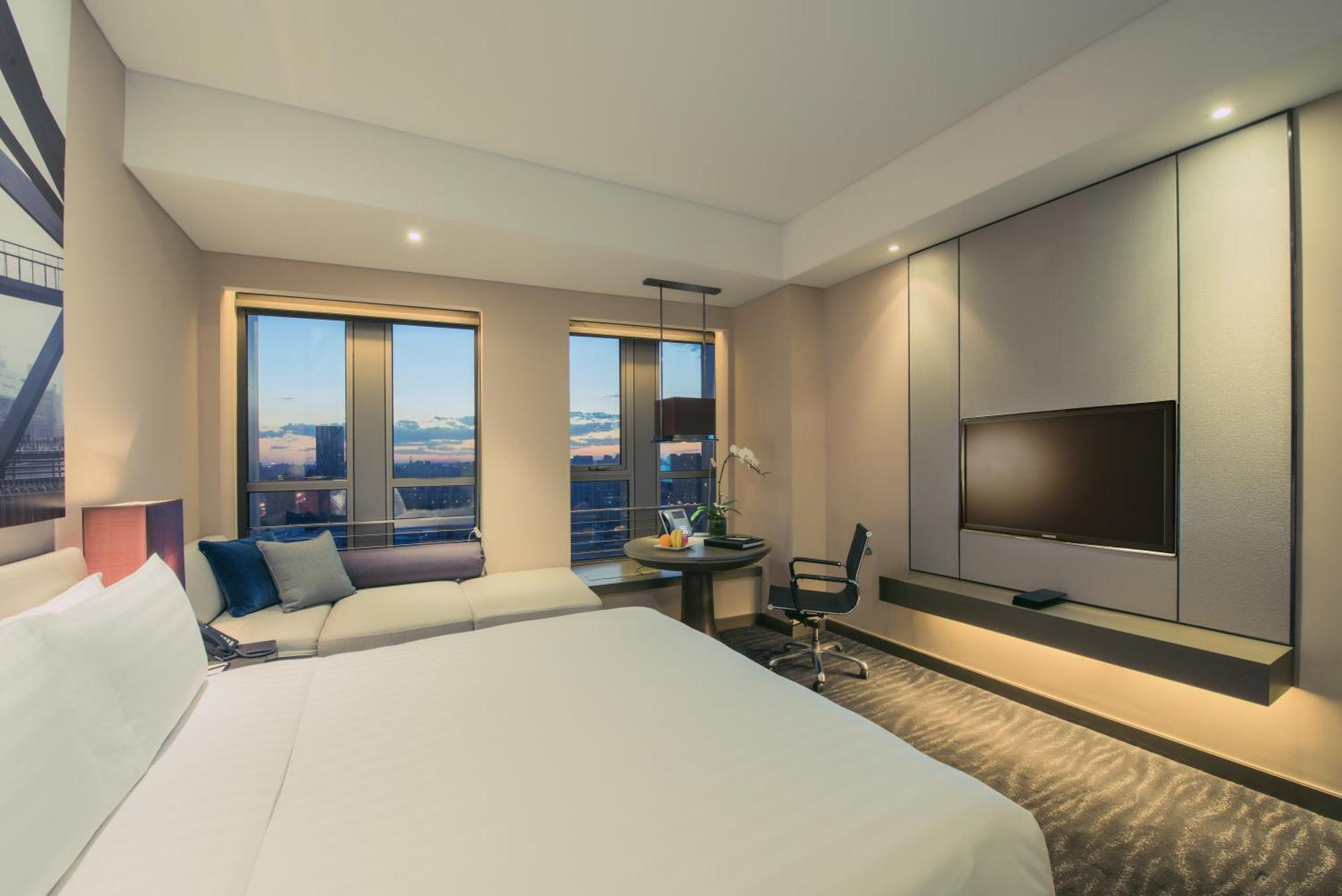 Club King Room City View