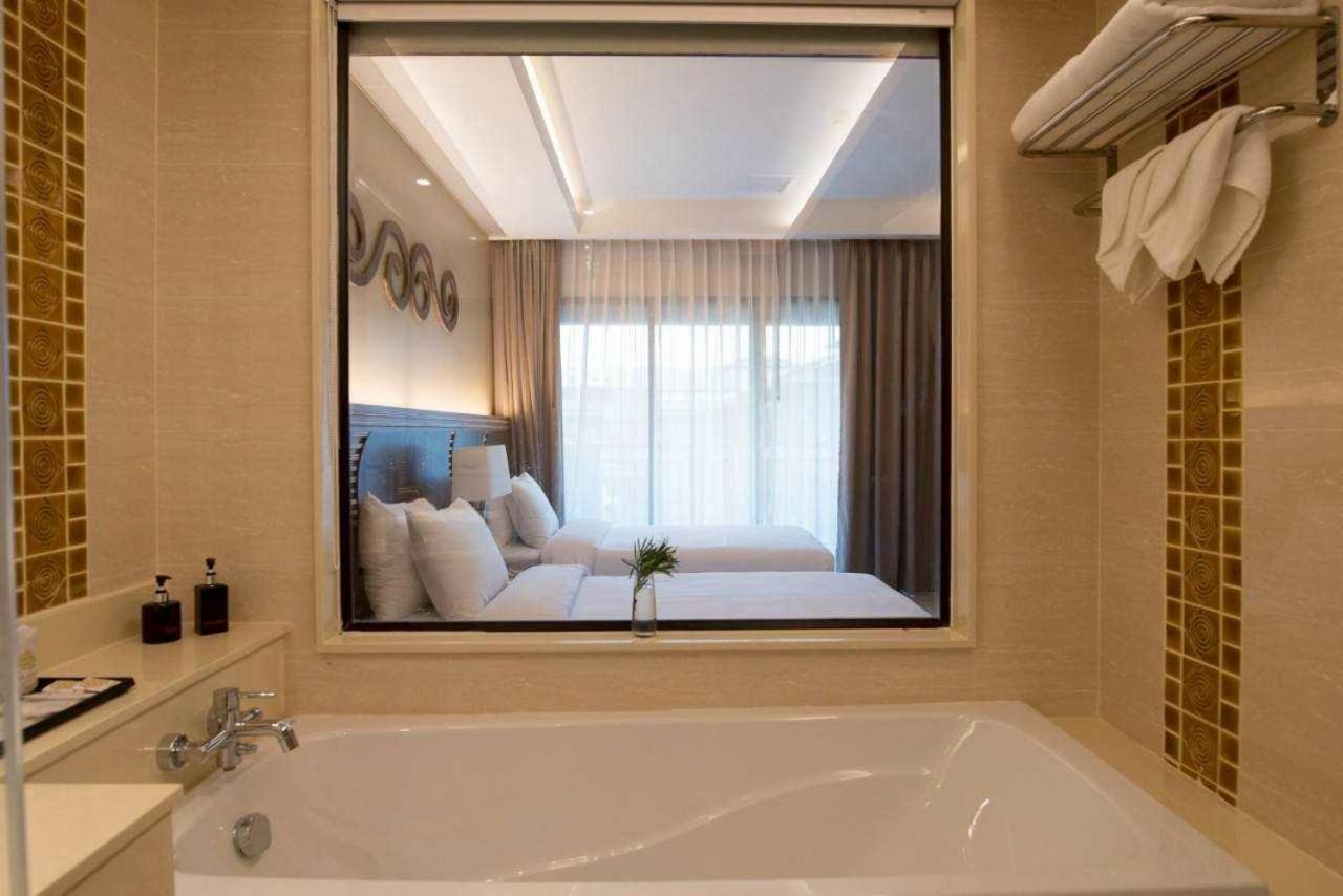 Twin Room Pool View