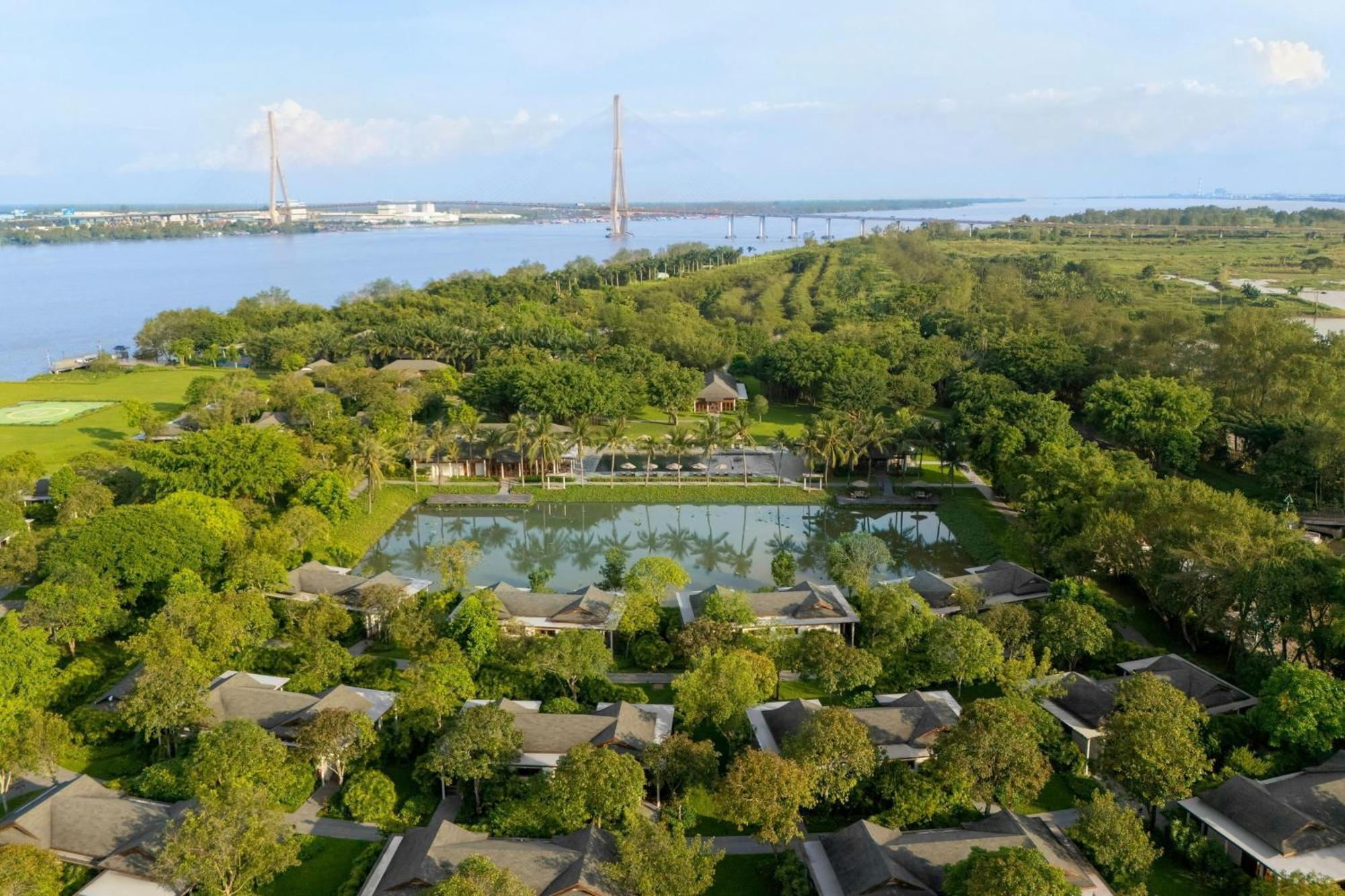 King Bungalow Water View