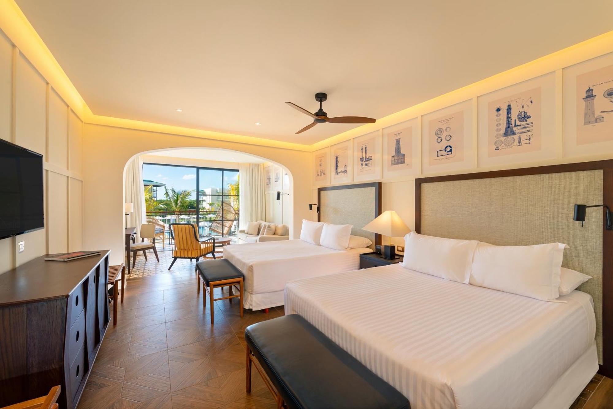 Junior Suite Corner Waterpark Side Single