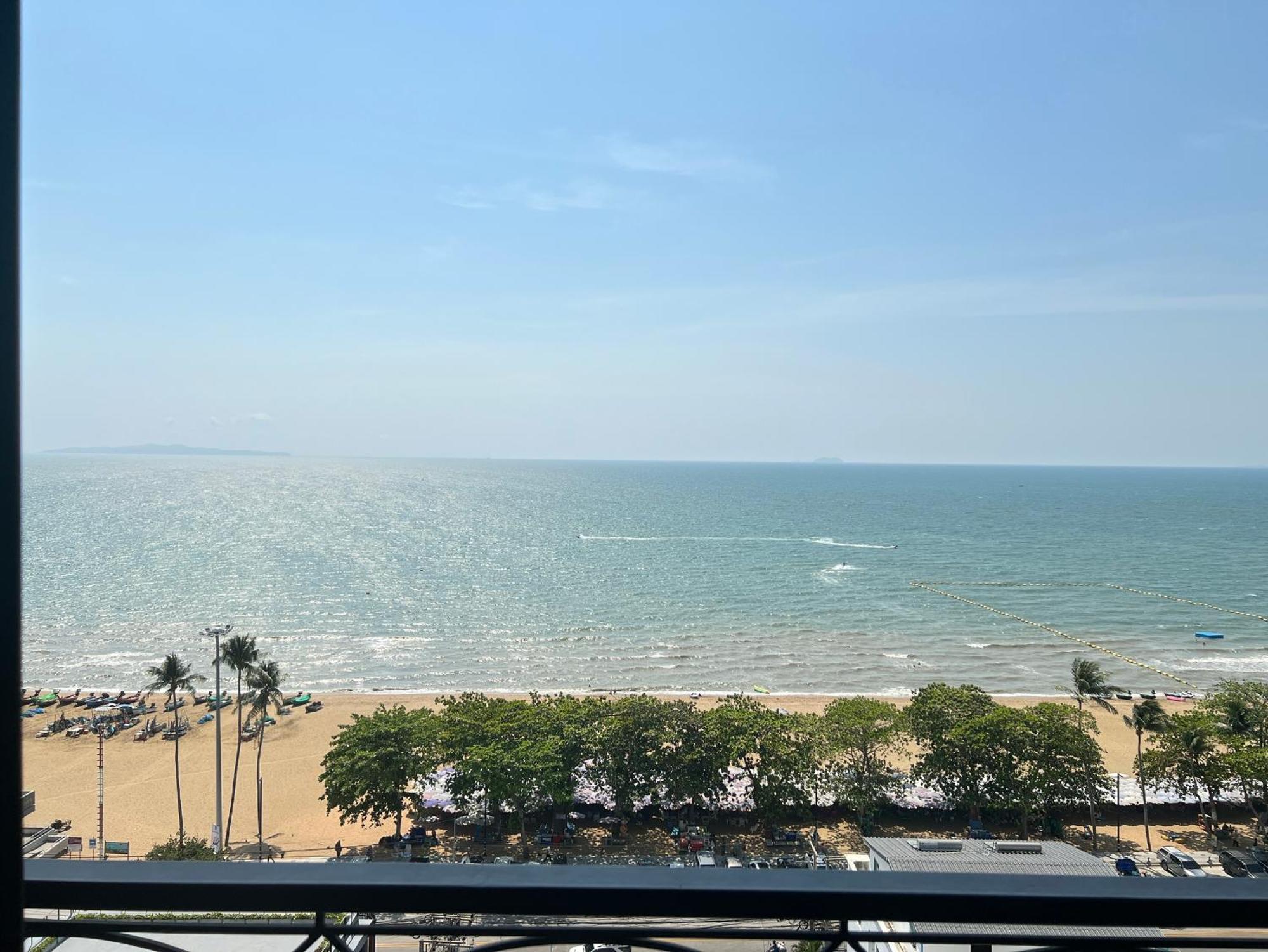Deluxe Seaview