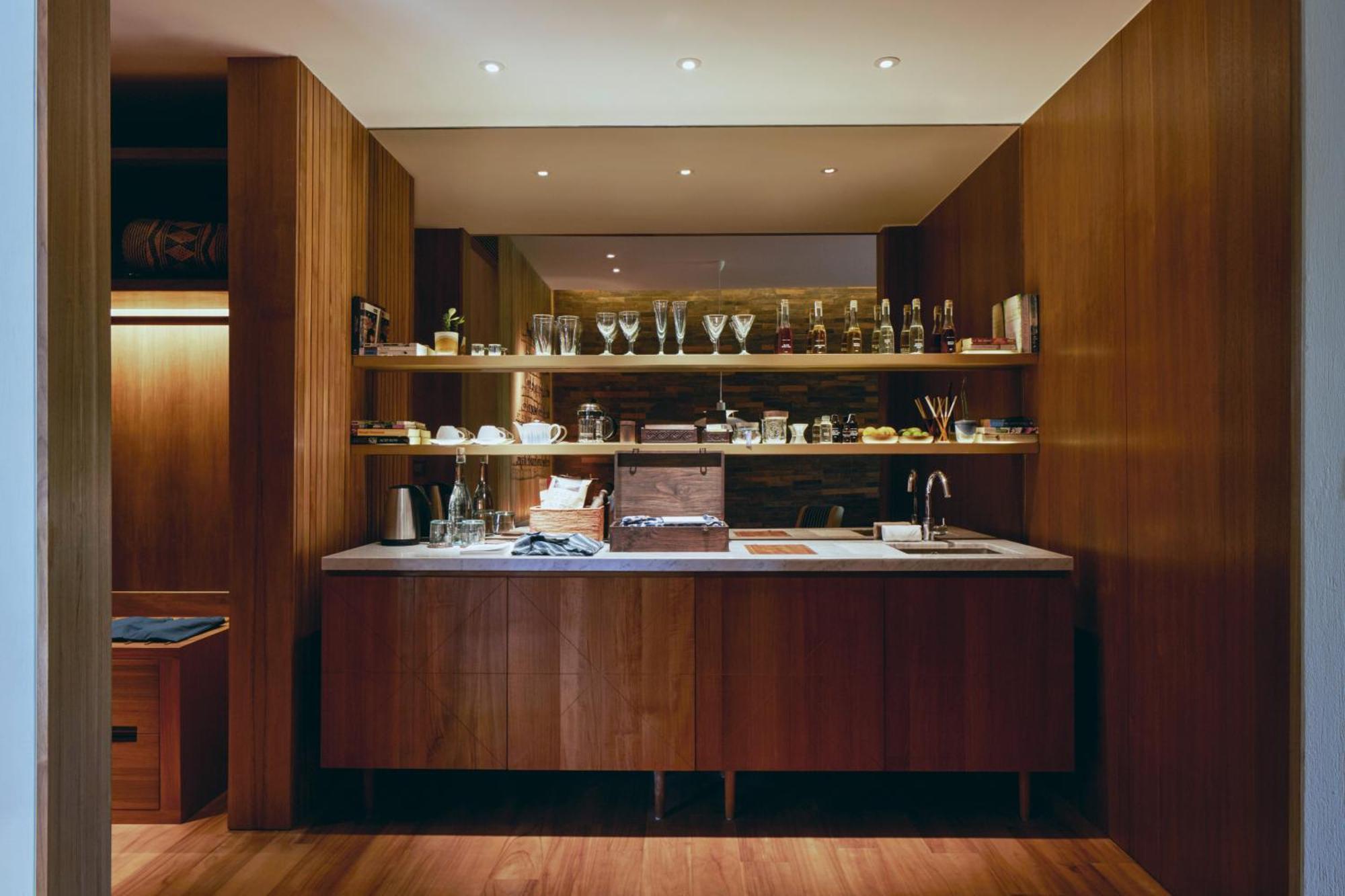 Island Suites