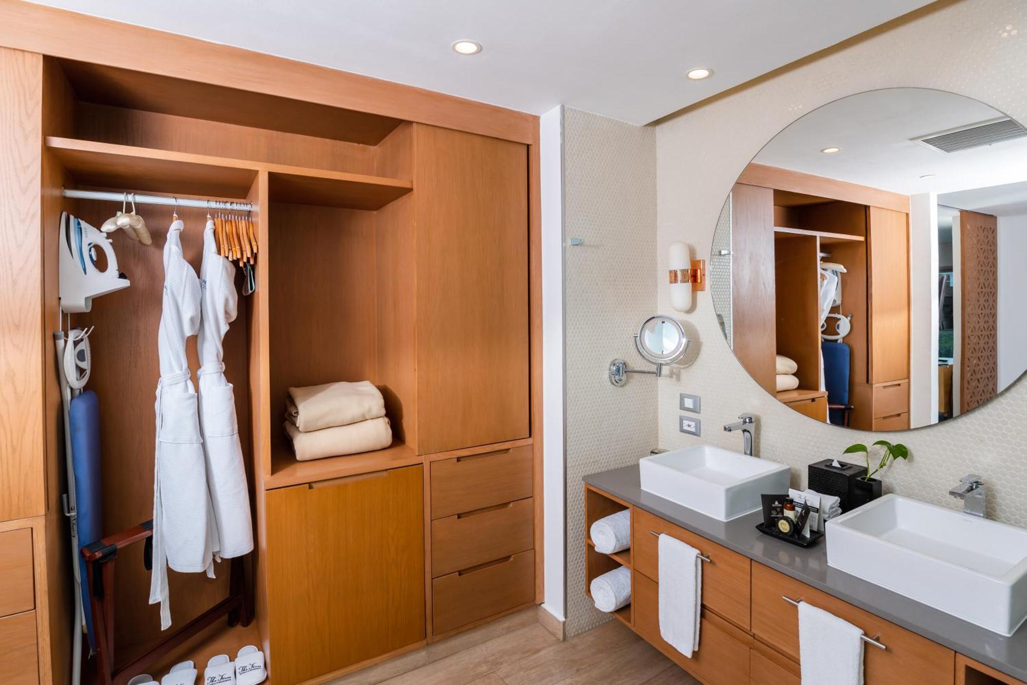 One-Bedroom Suite