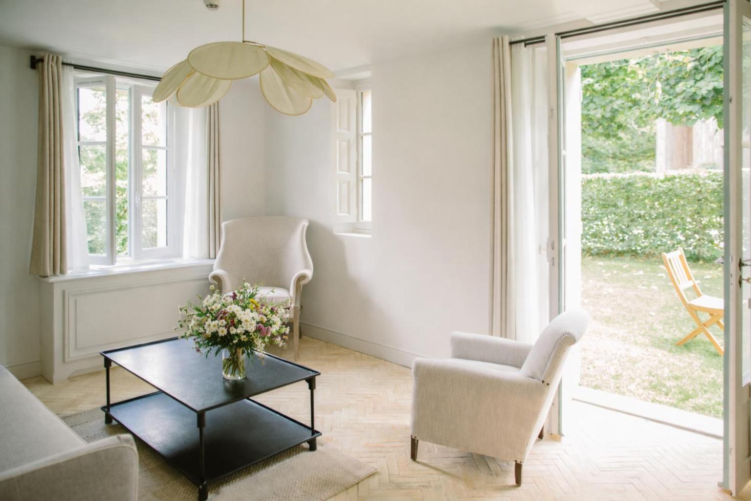 Suite with Garden,1747186413:JPEG