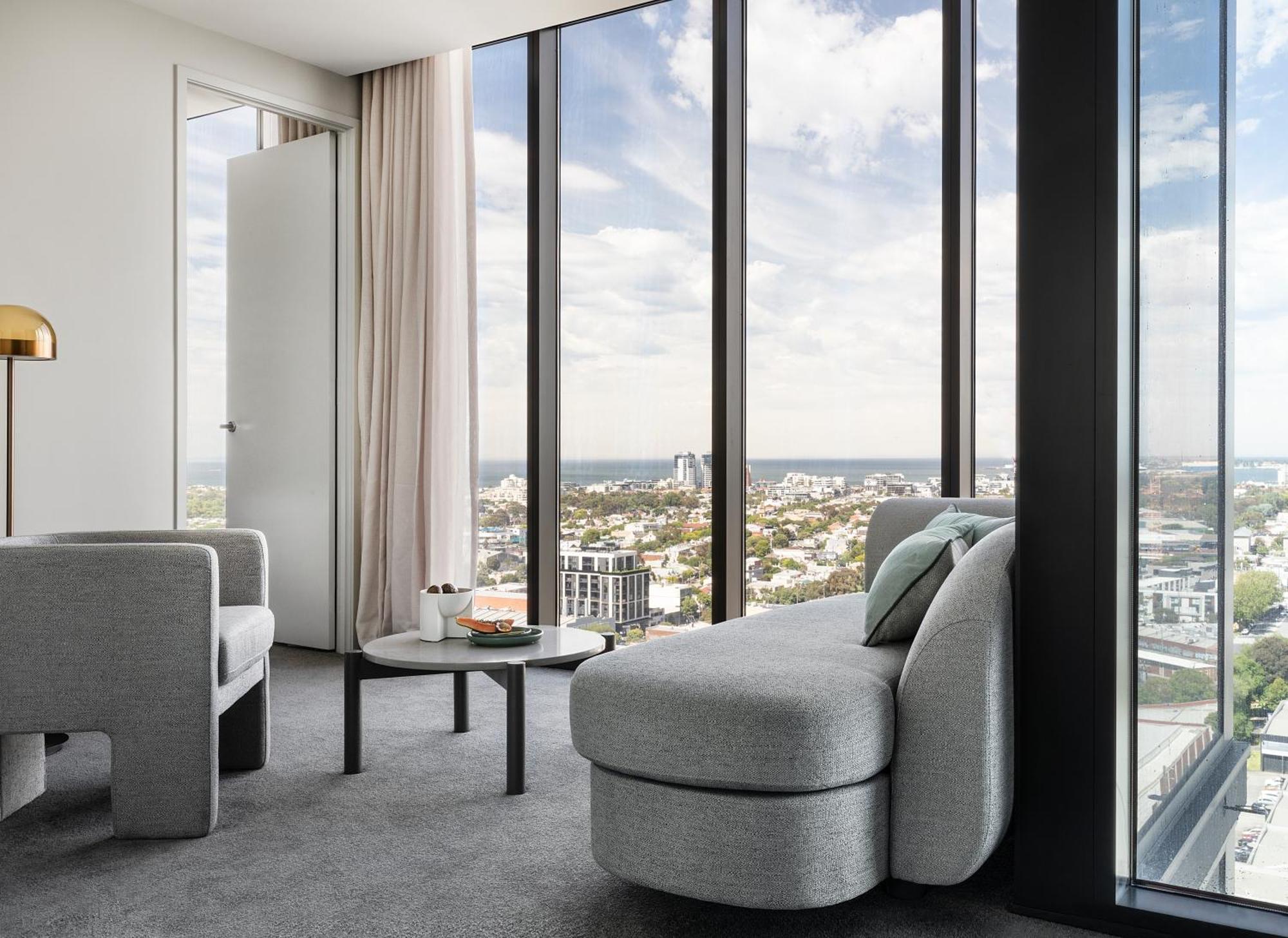 Deluxe One-Bedroom Apartment