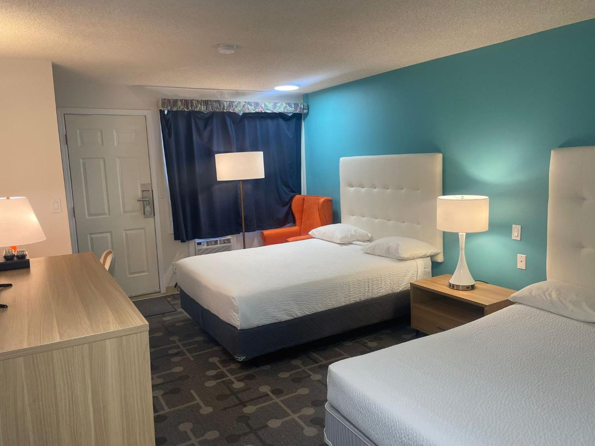 Queen Room with Two Queen Beds - Non-Smoking,1747260299:JPEG
