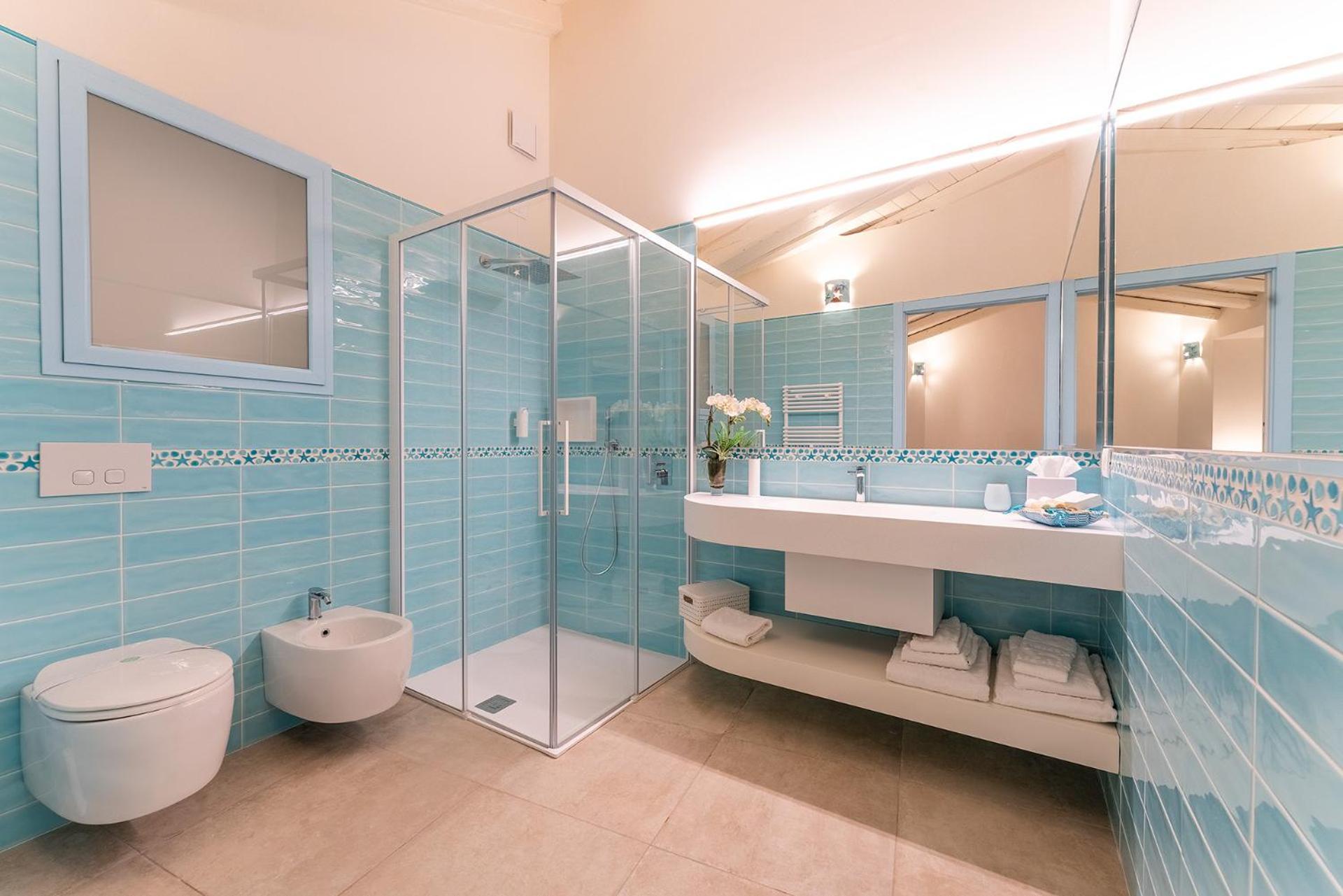 Deluxe Suite Spa Bath