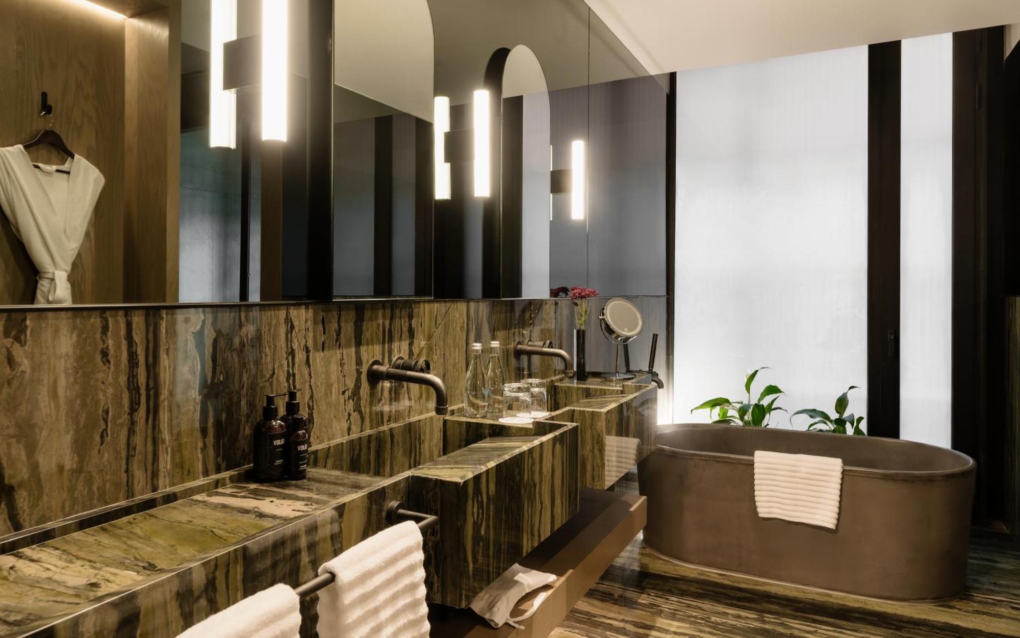 King Suite,1747282930:JPEG