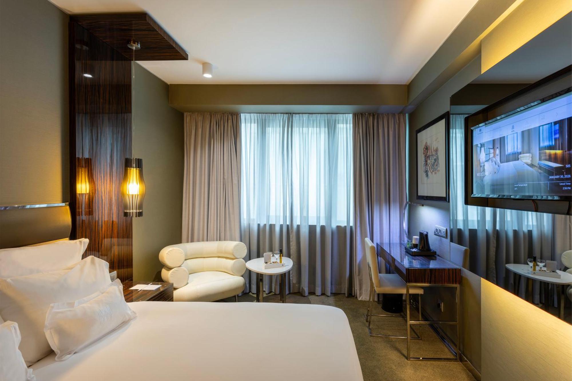 Deluxe Premier Queen Room