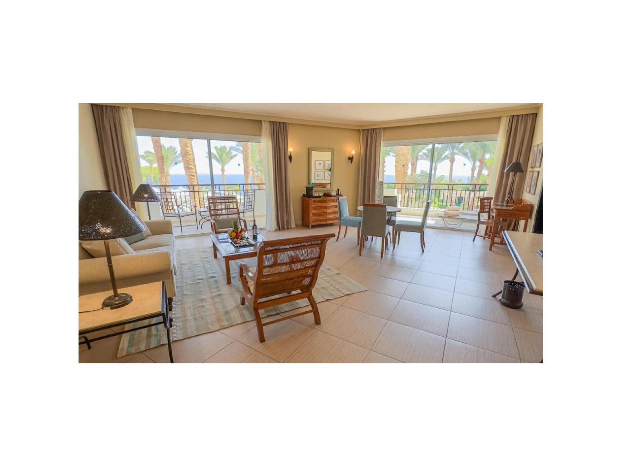 Junior Suite Queen Bed Sea View