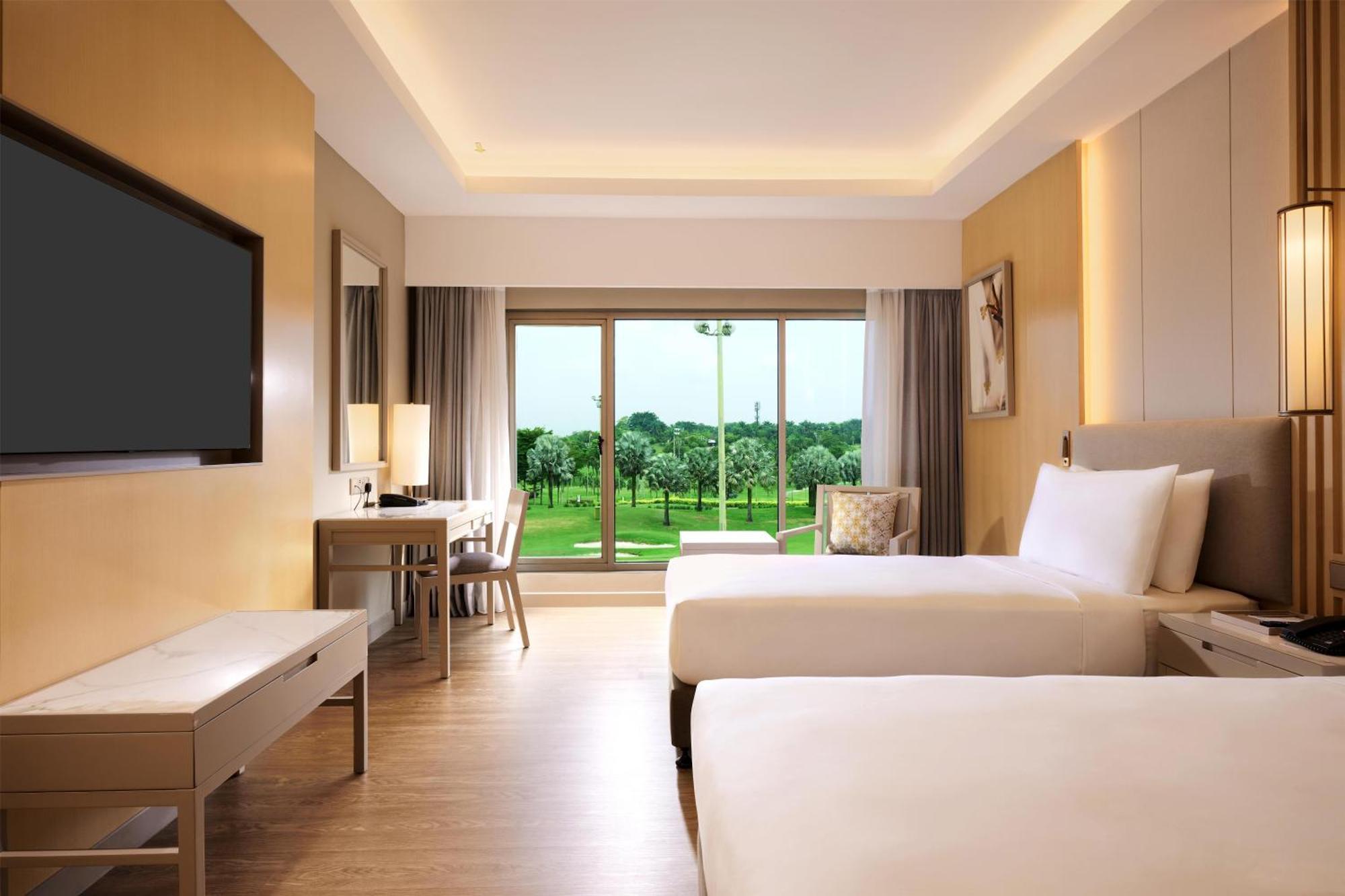 Twin Room Pool View Accessible